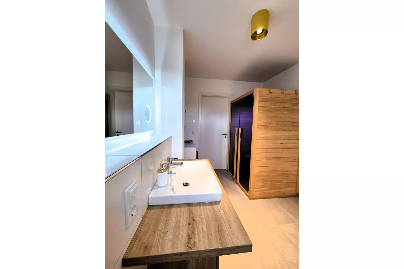 NEW ADD 1 SZ/4 P- Winterberg Appartement 21141 Penthouse-Badkamer