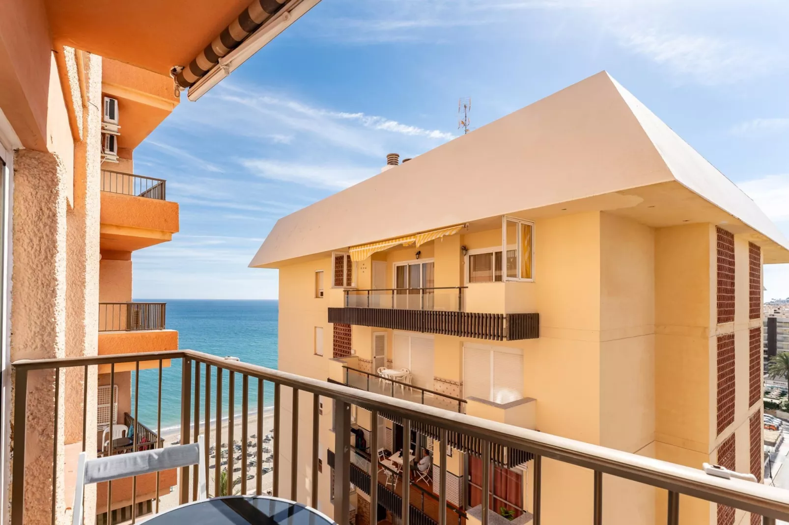 CT 402 - Faro's Perla Beachapartment Fuengirola-Terrasbalkon