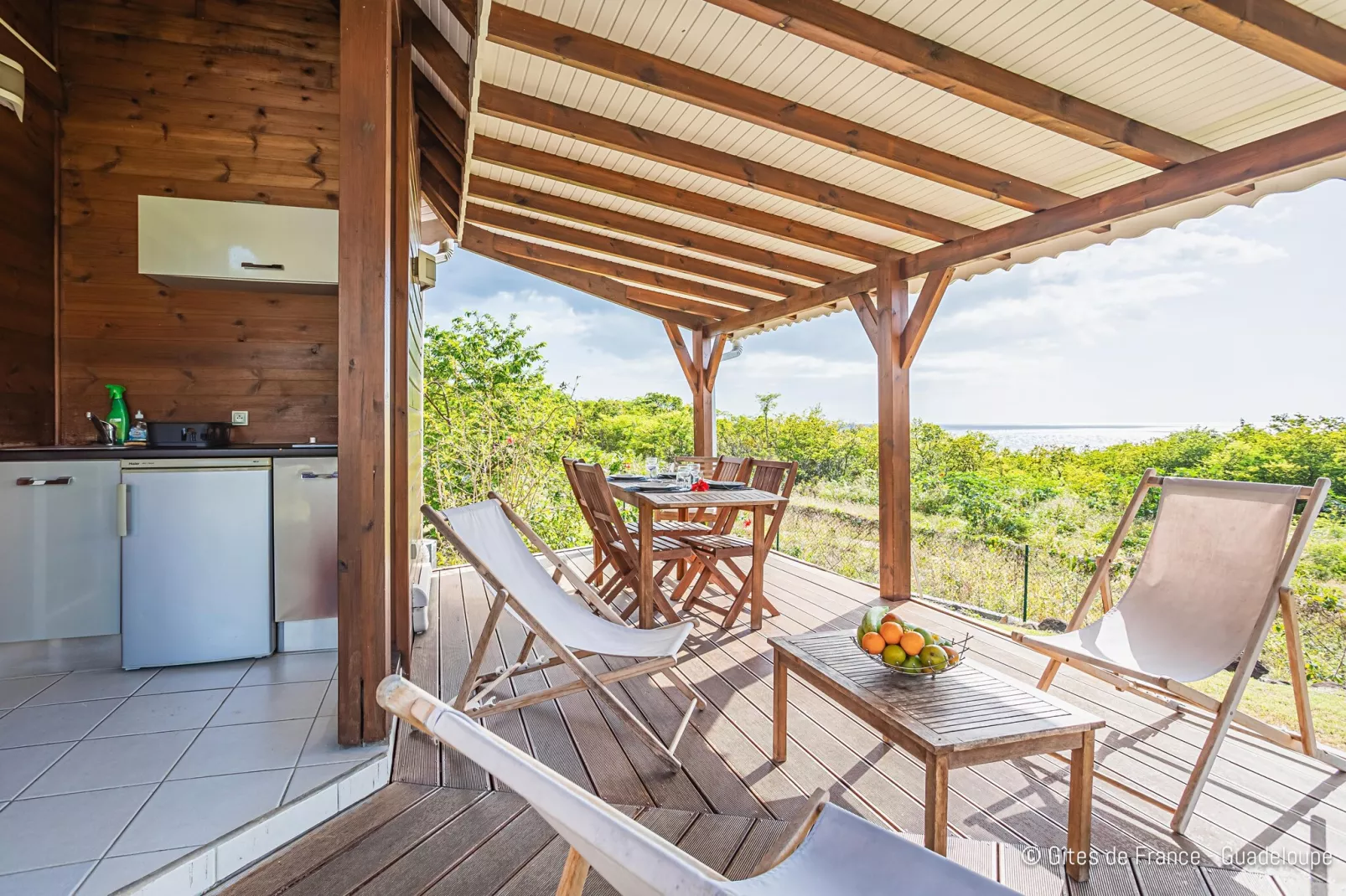 Paradise Bay Bungalow cosy bord de mer et piscine-Terrasbalkon