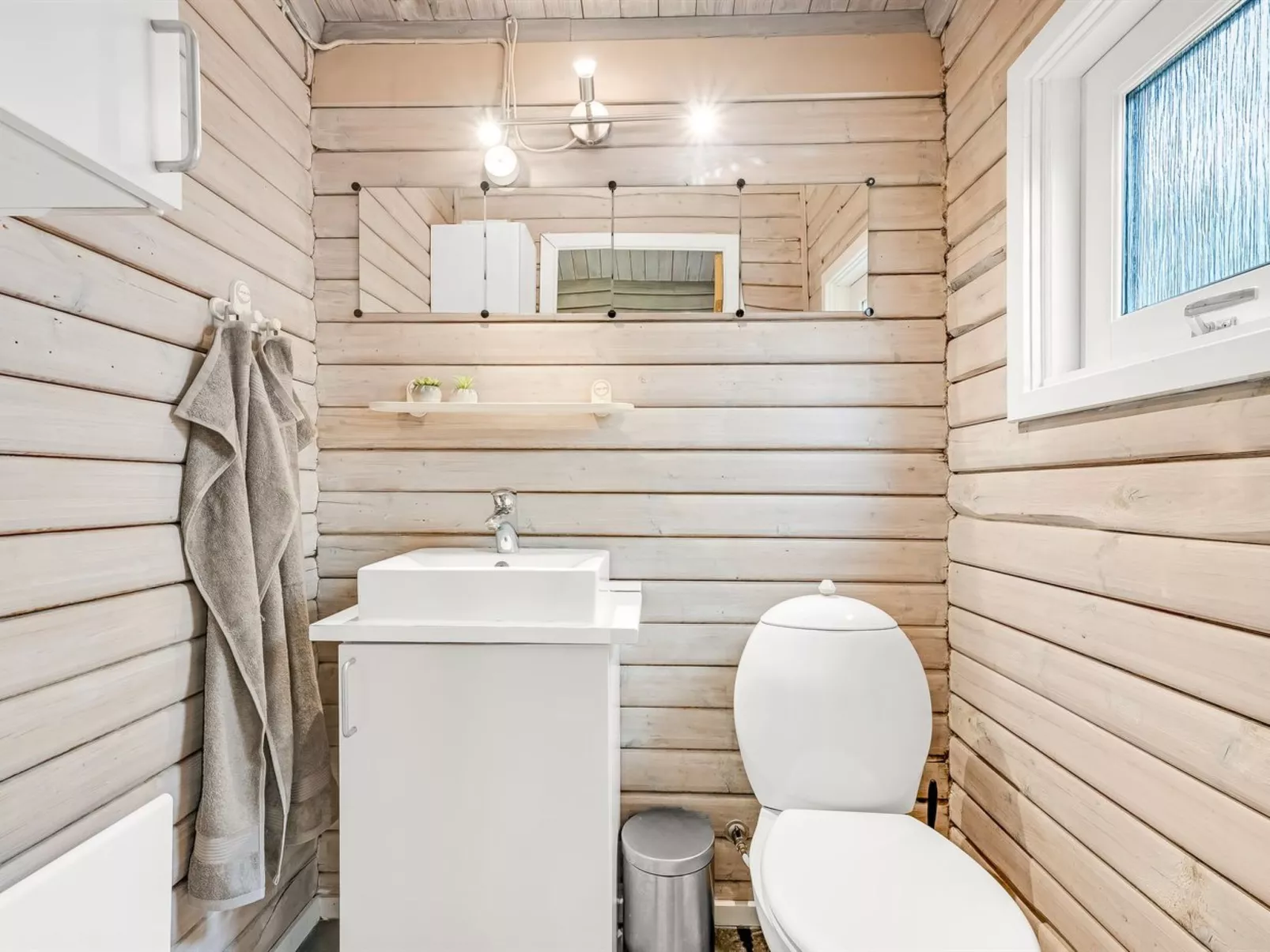 "Leandra" - 11km from the sea-Binnen