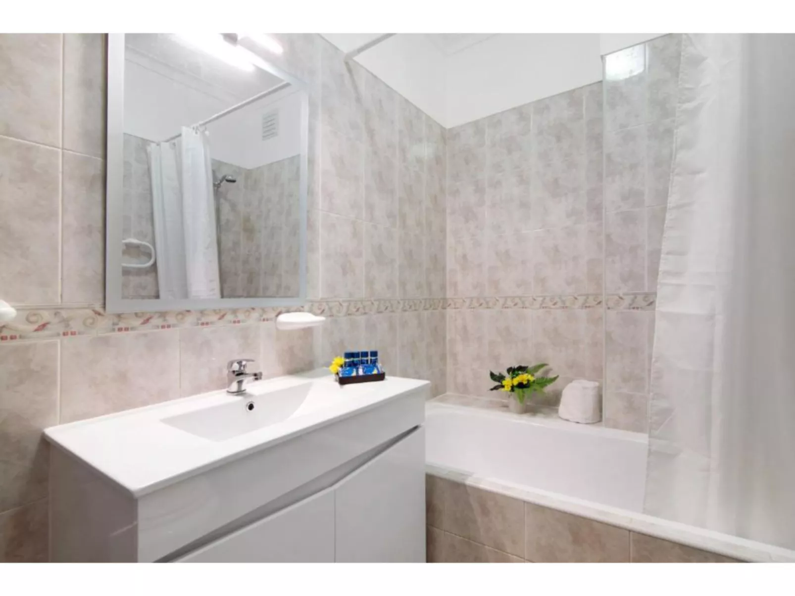 Jade-Sunny Way-Binnen