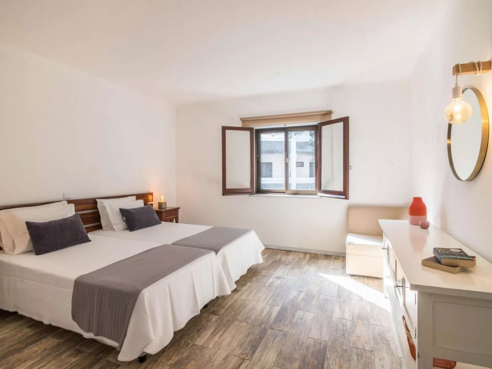 Patrick - Sunny Way-Binnen