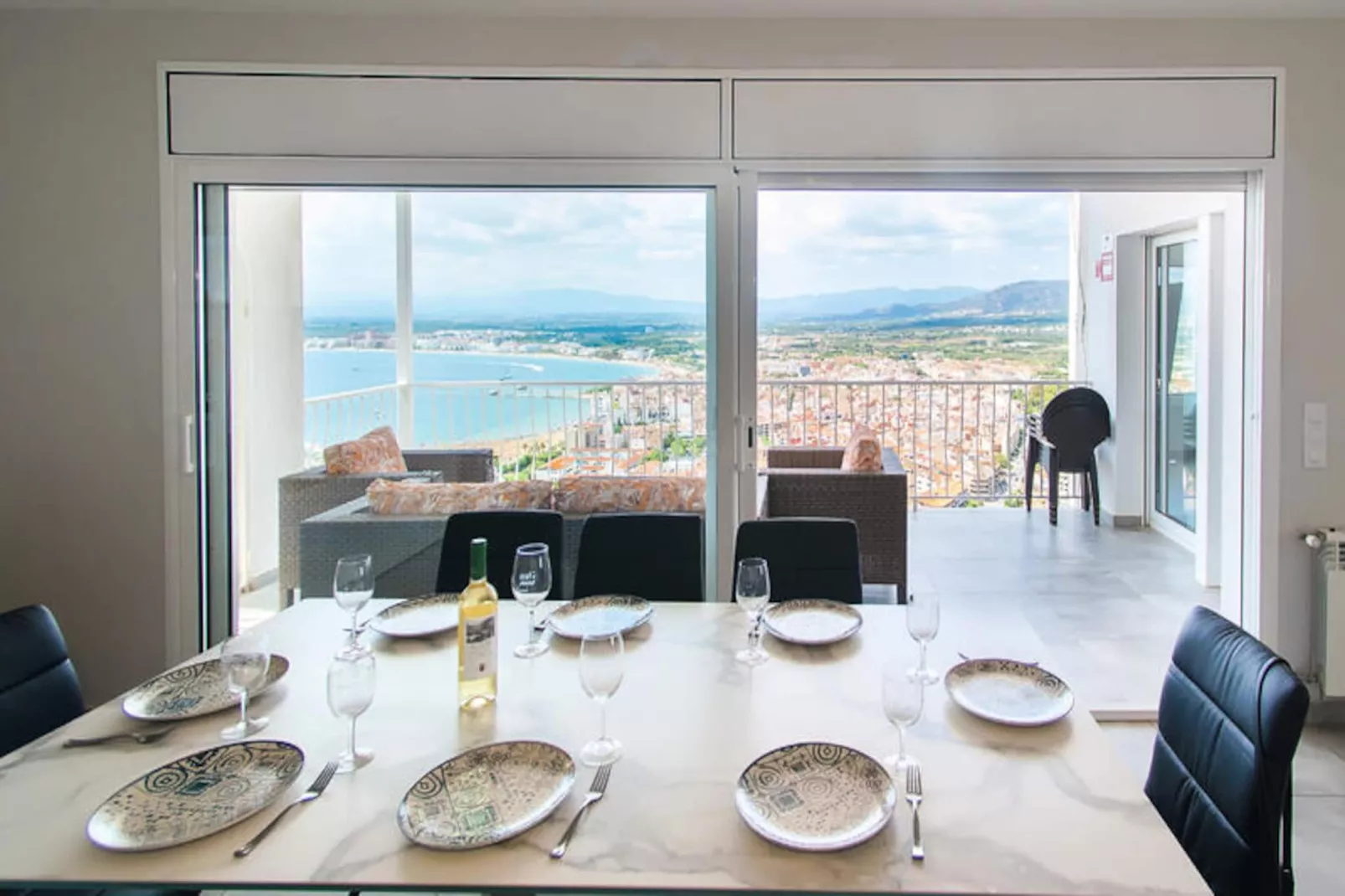 Maison à Roses-Niet-getagd