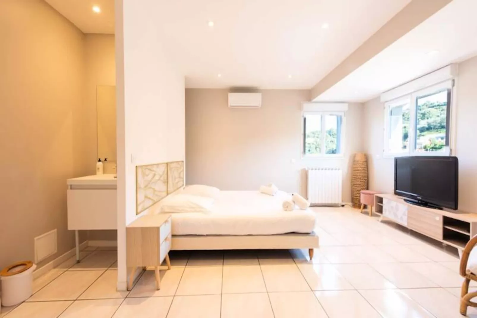 Résidence Villa 330m2, 6 Chambres, Piscine Chauff&eacute;e Jacuzzi-Niet-getagd