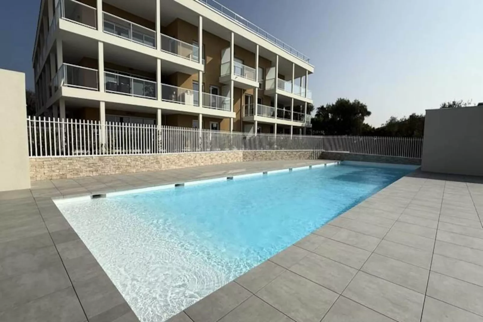 Studio Moderne - Terrasse - Piscine-Niet-getagd
