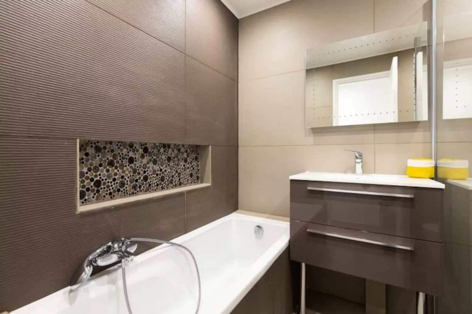 Résidence 3p Traversant &agrave; 2 Min Des Plages, Parking Priv&eacute;-Niet-getagd