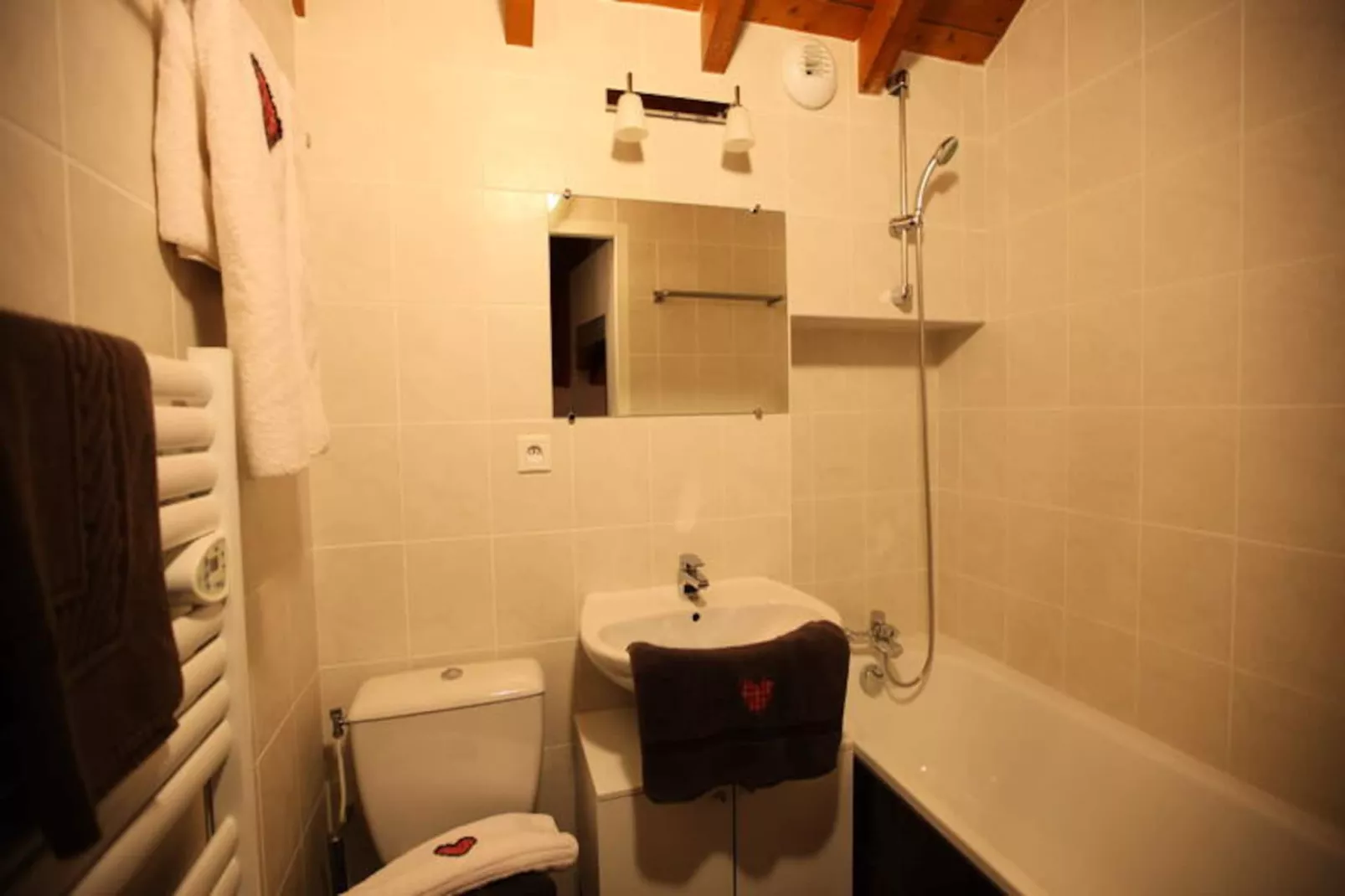 Les Chalets D'adrien-Niet-getagd