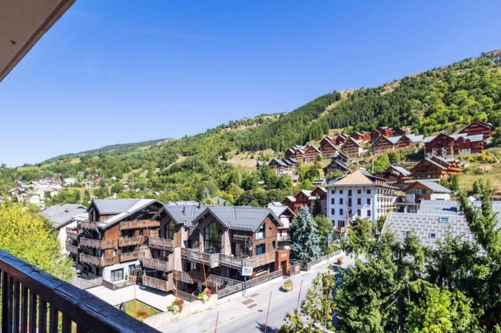 Résidence Royal Neige-Niet-getagd