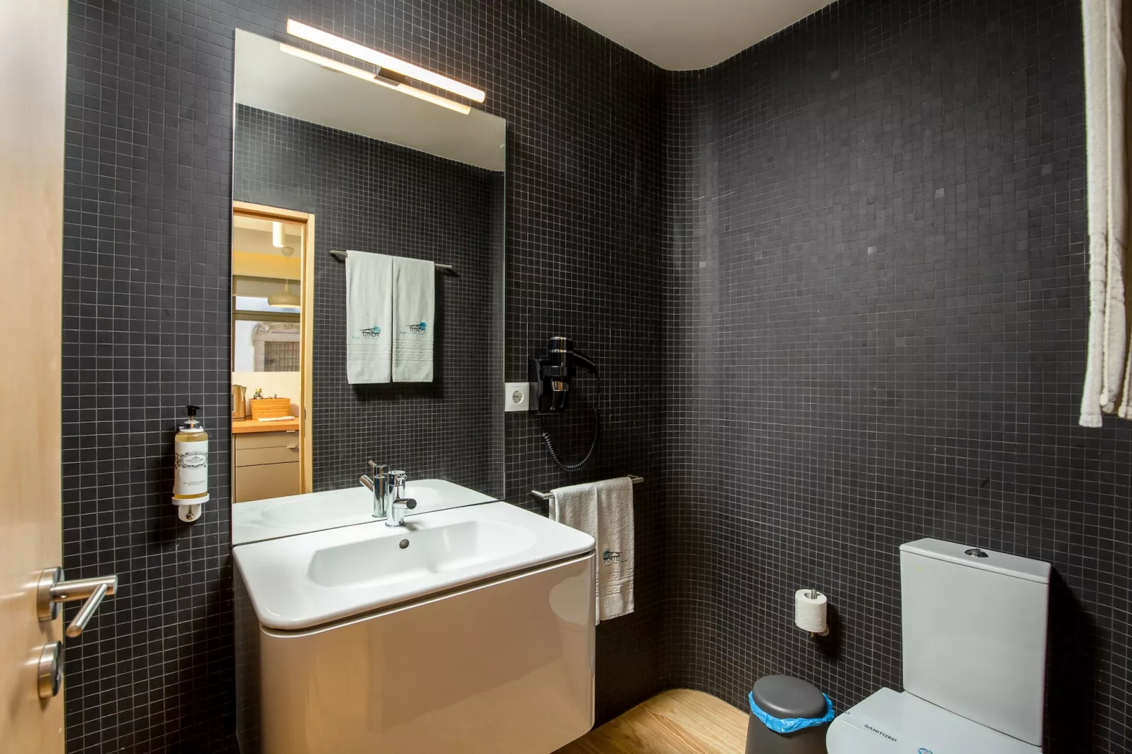 Feel Porto Codeçal Studio 1.2-Badkamer