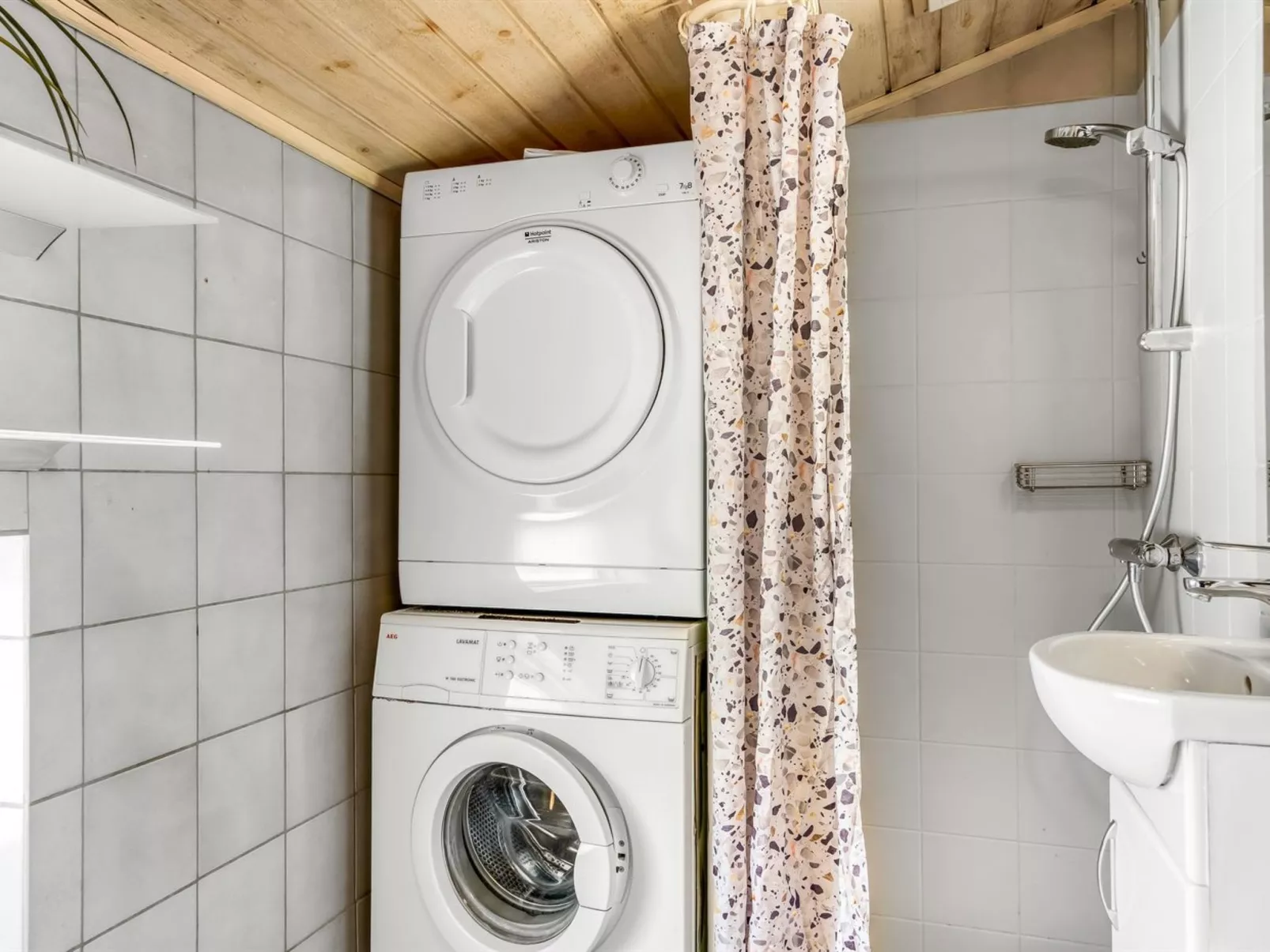 "Vilhelmiina" - 350m from the sea-Binnen