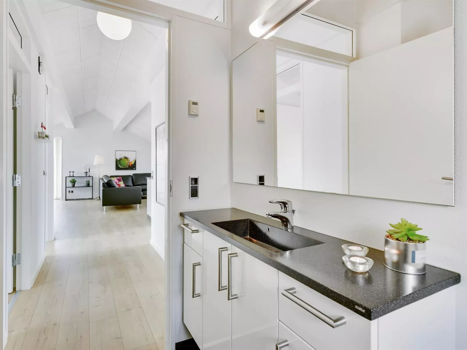 "Anneka" - 200m from the sea-Binnen