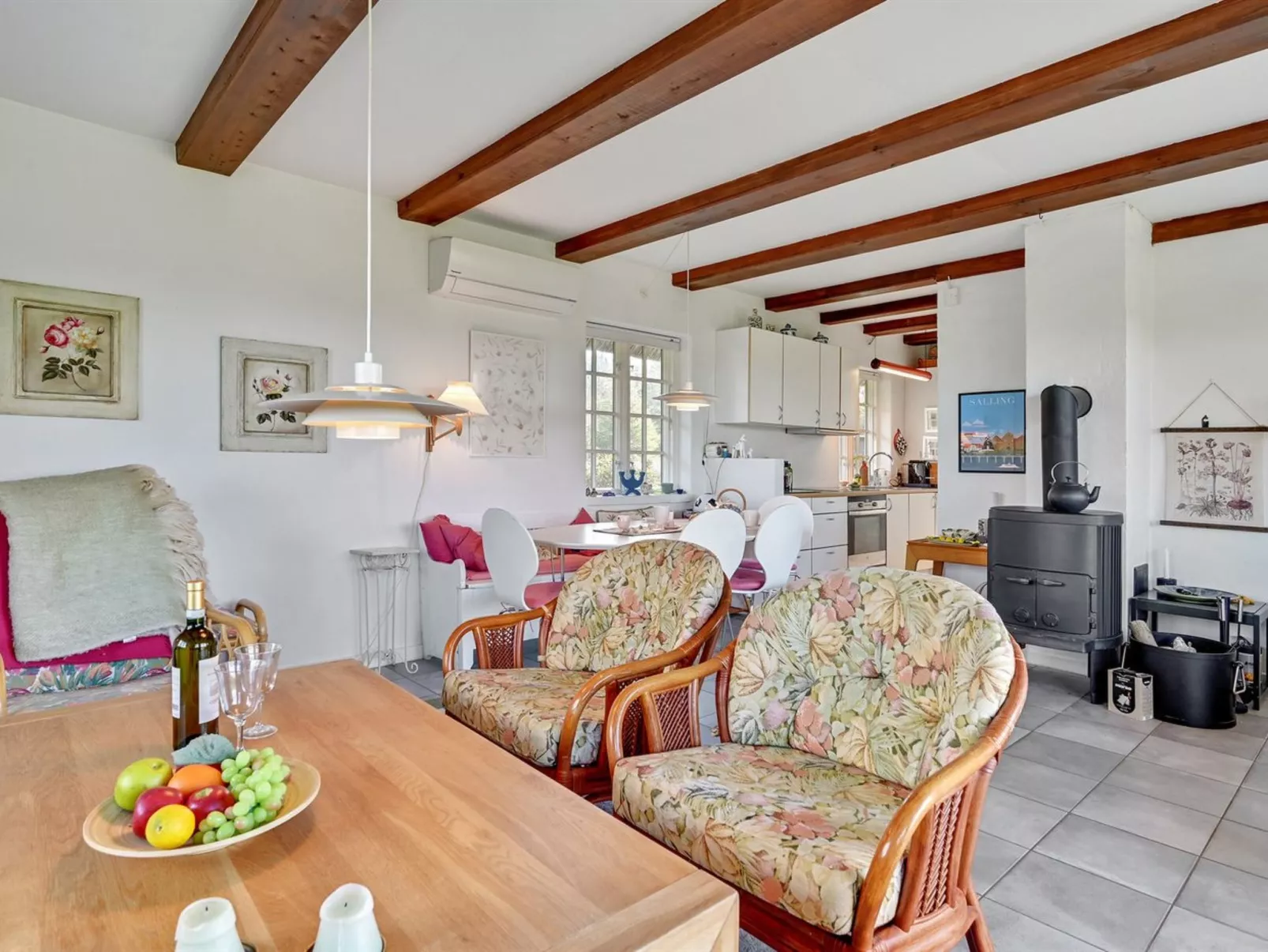 "Tordis" - 300m to the fjord-Binnen