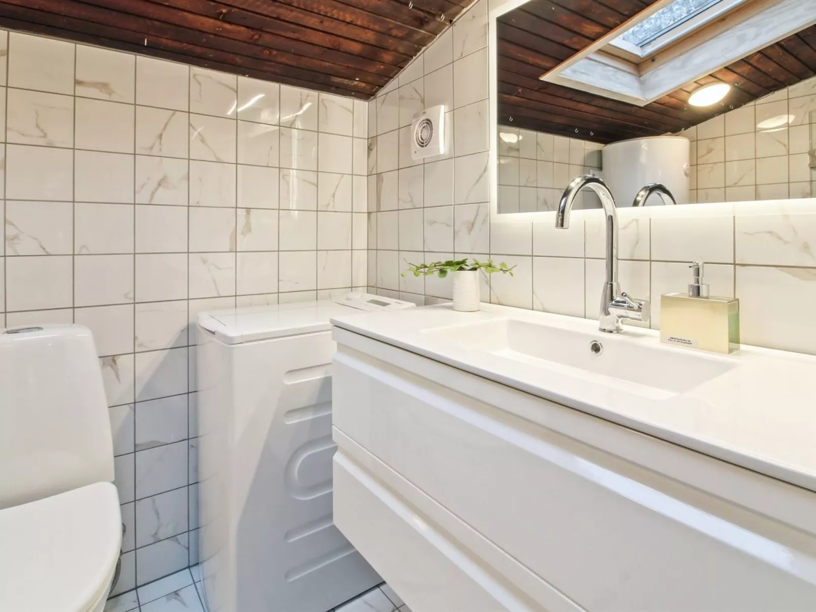 "Saxi" - 2.6km from the sea-Binnen