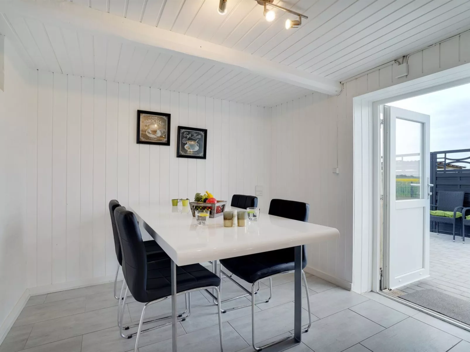 "Ailke" - 2km to the fjord-Binnen