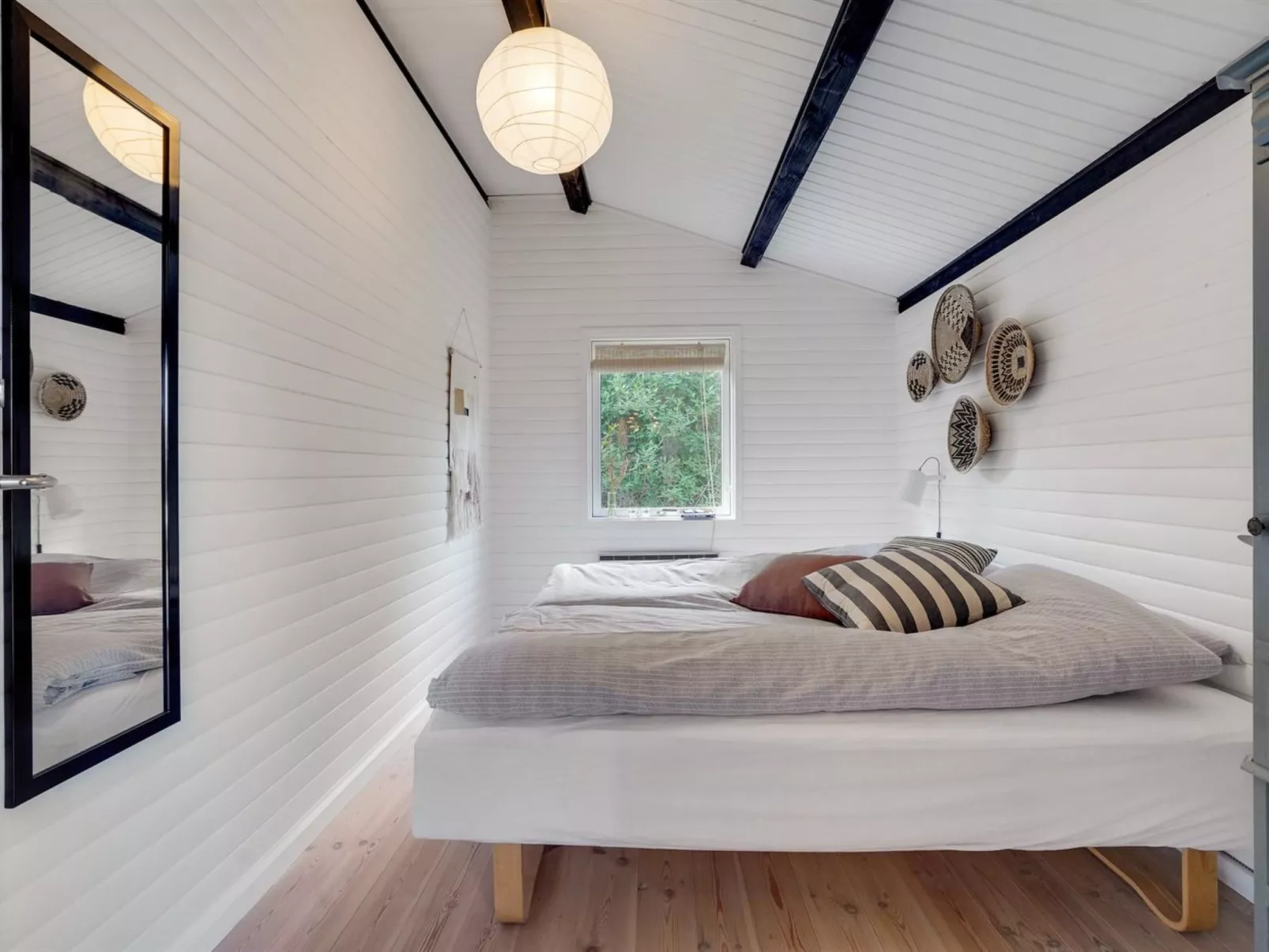 "Skogh" - 600m from the sea-Binnen