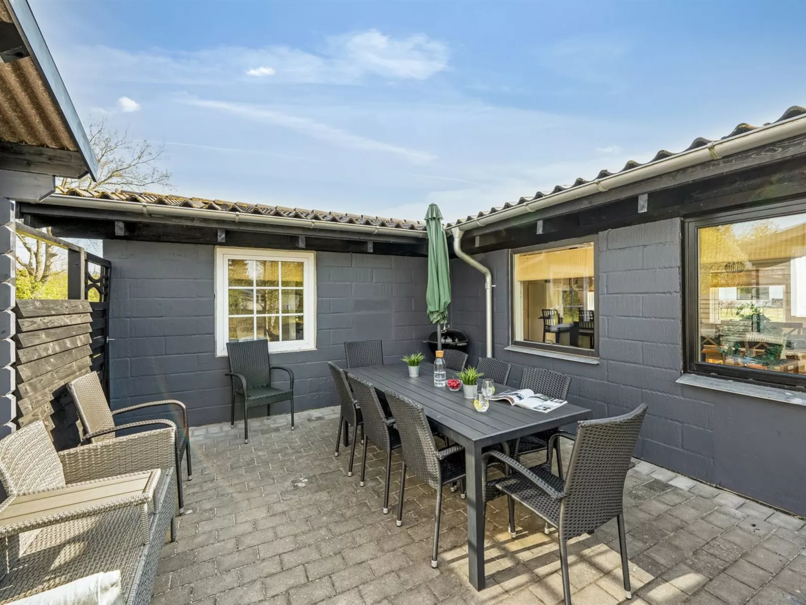 "Valdemar" - 350m to the fjord-Buiten