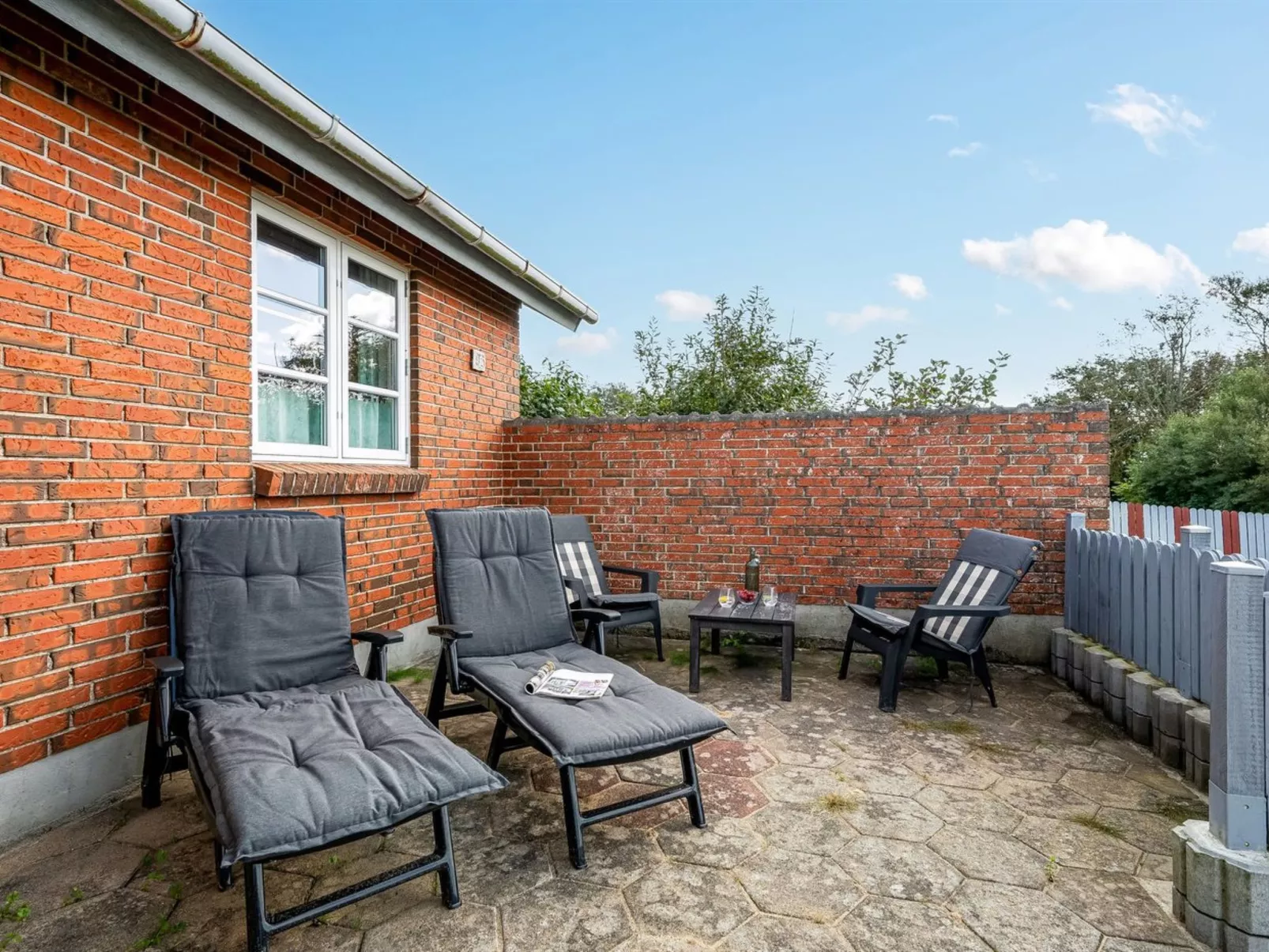 "Tuki" - 700m to the fjord-Buiten