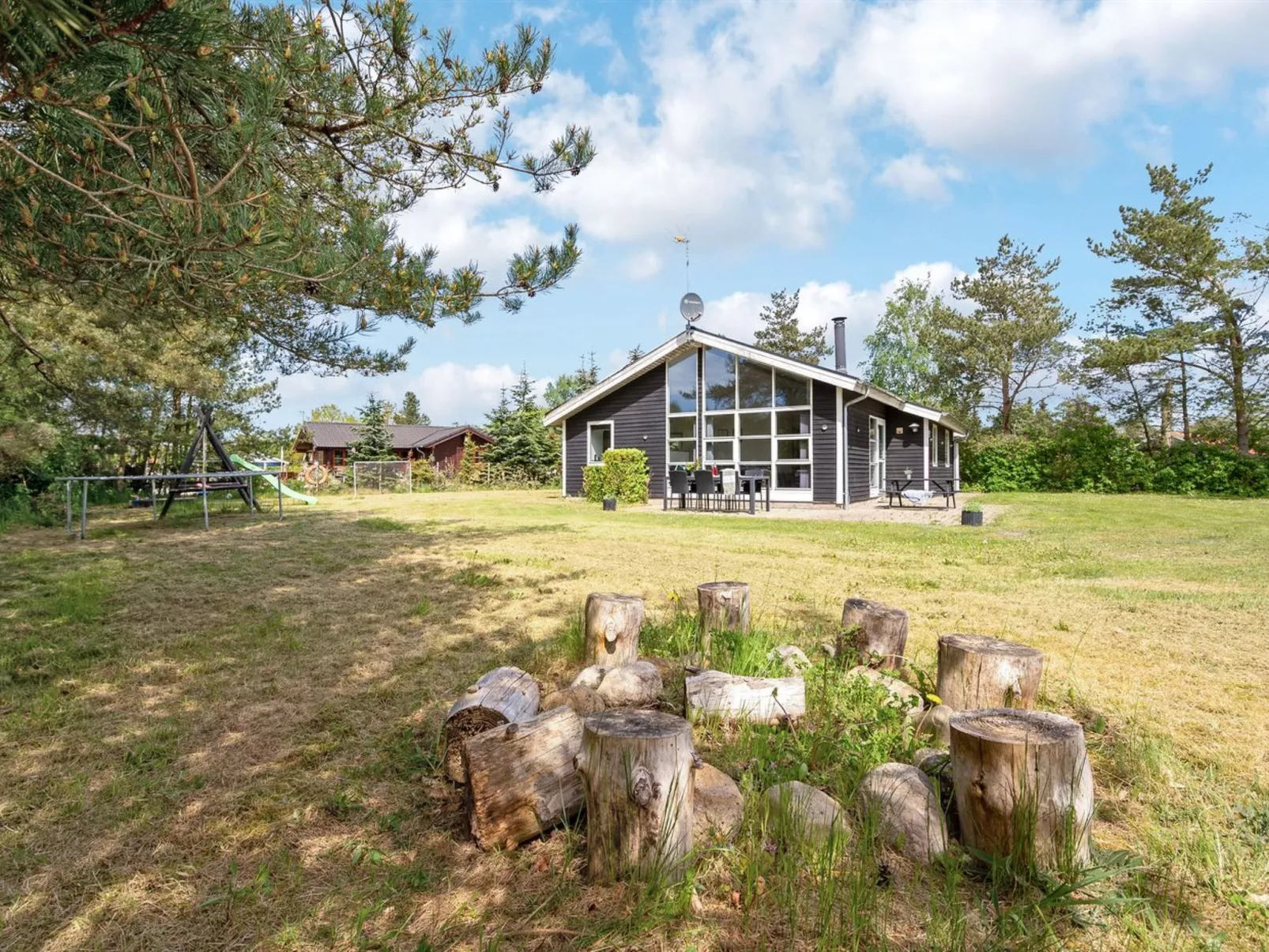 "Aiden" - 300m from the sea-Buiten