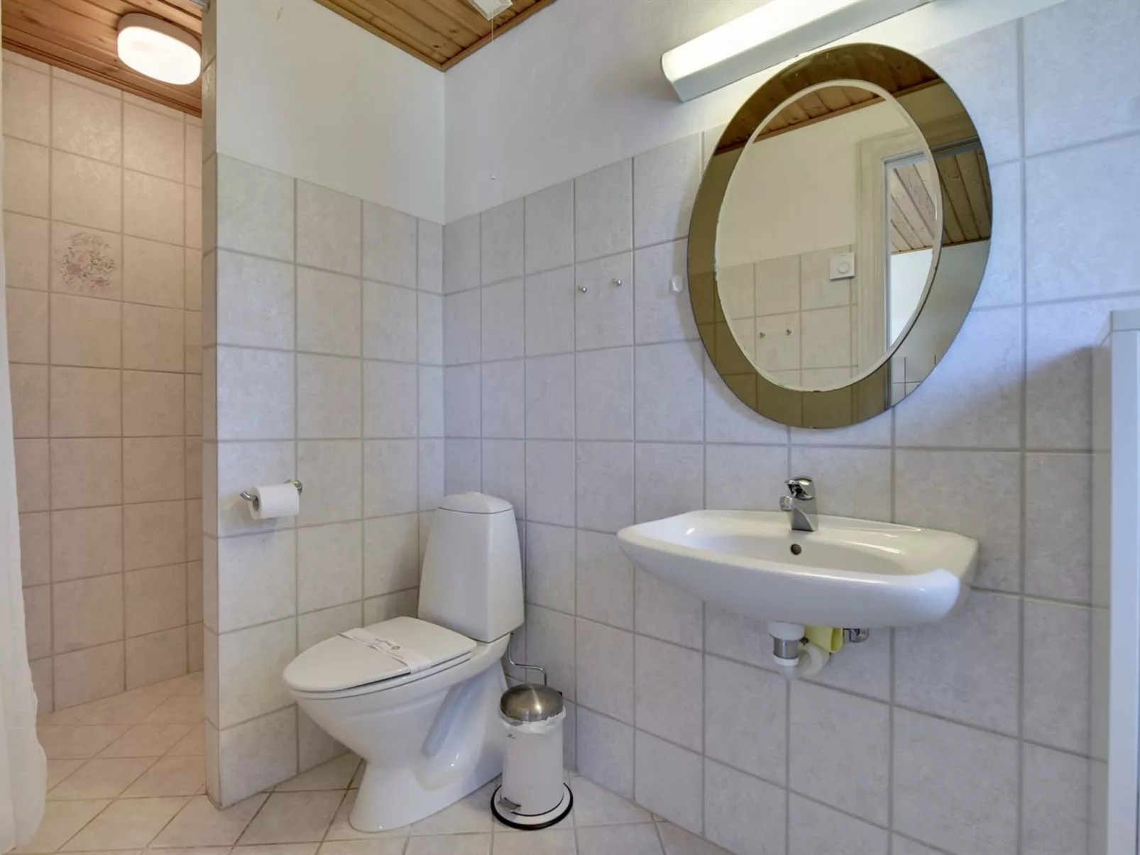 "Dorothea" - 450m to the fjord-Binnen