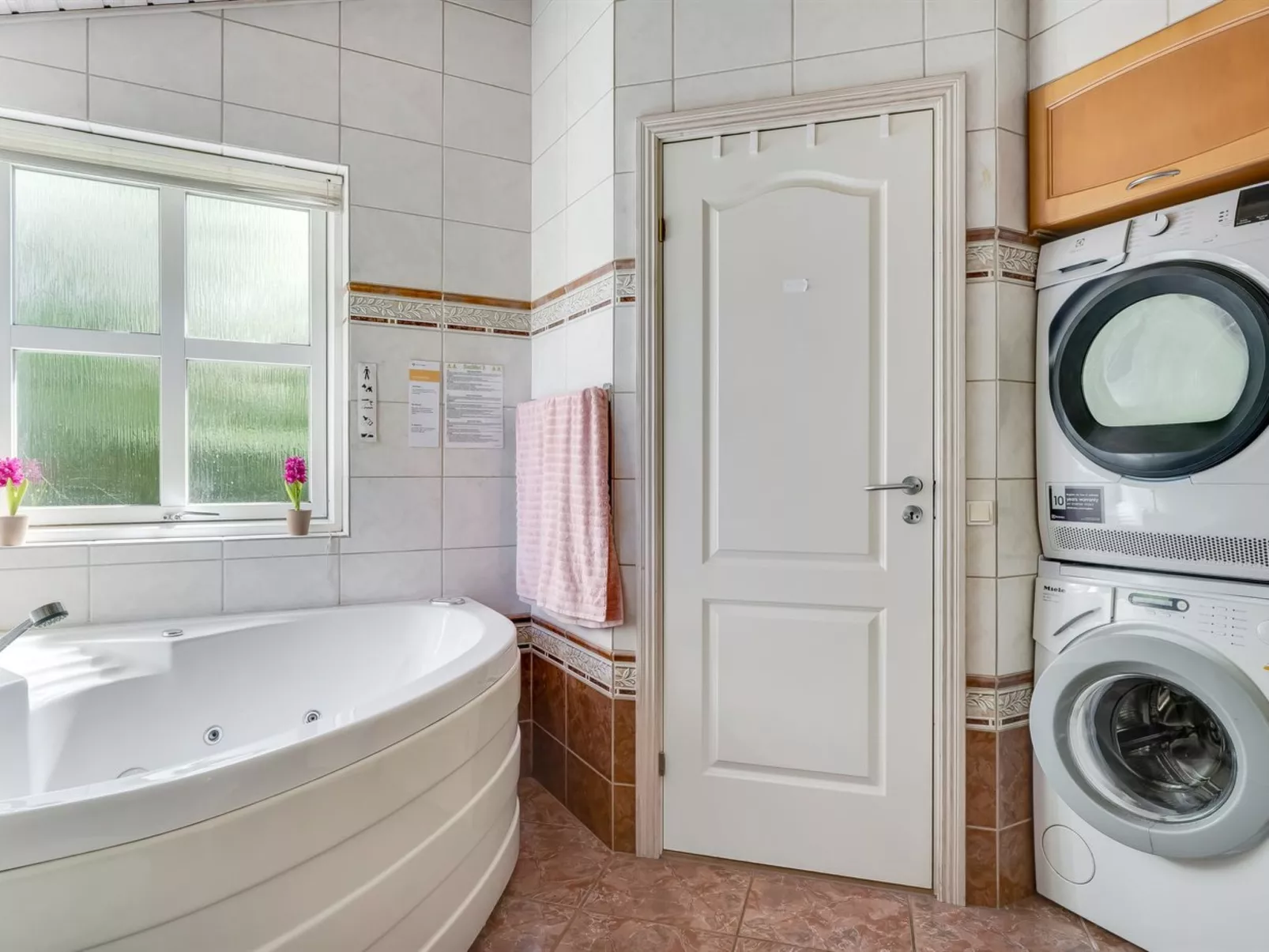 "Bina" - 1.9km from the sea-Binnen