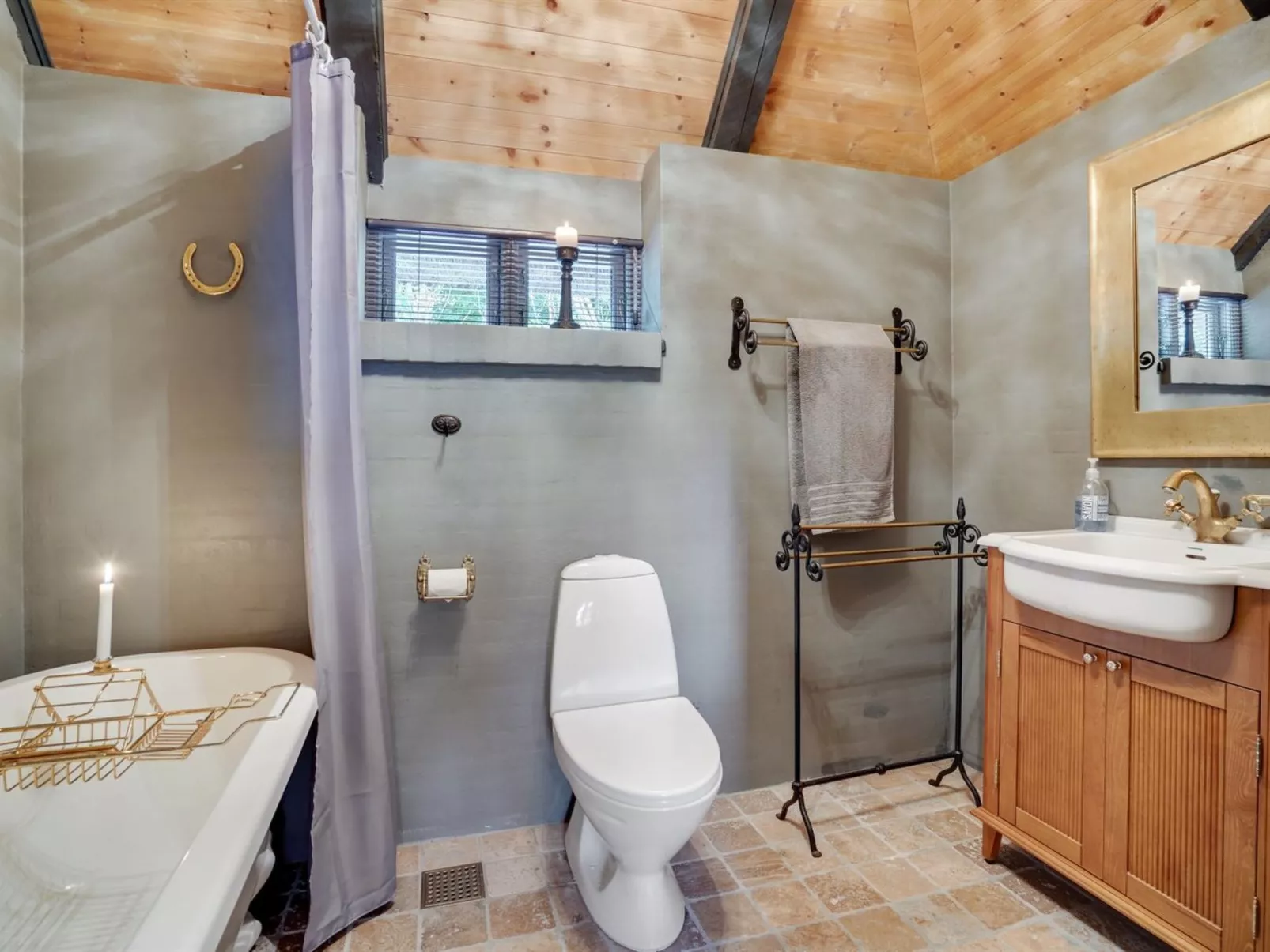 "Maileen" - 2.1km to the fjord-Binnen