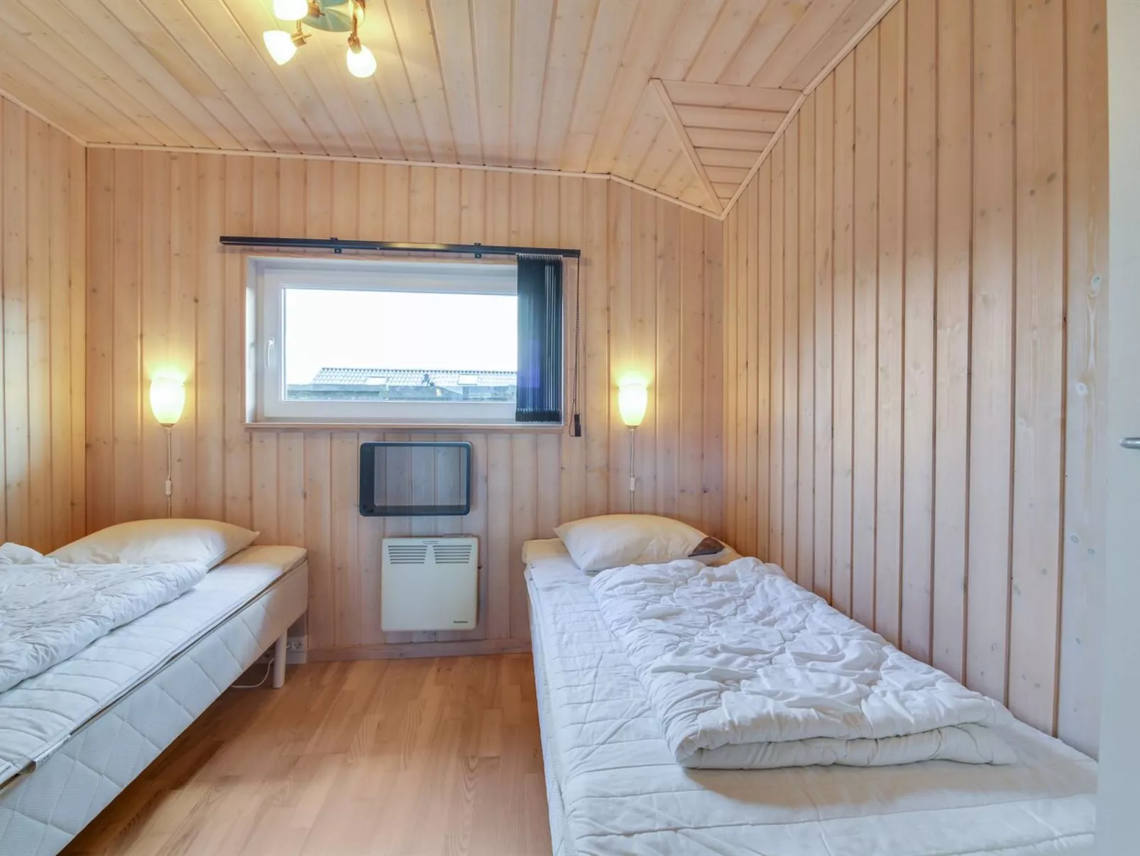 "Susan" - 600m from the sea-Binnen