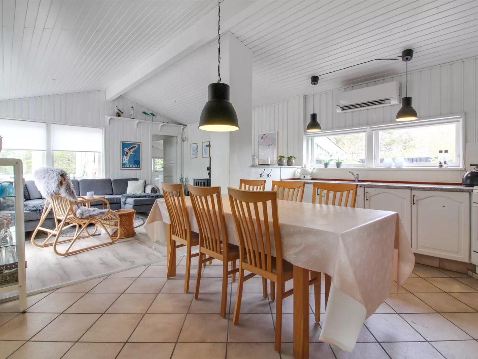 "Henryette" - 200m from the sea-Binnen