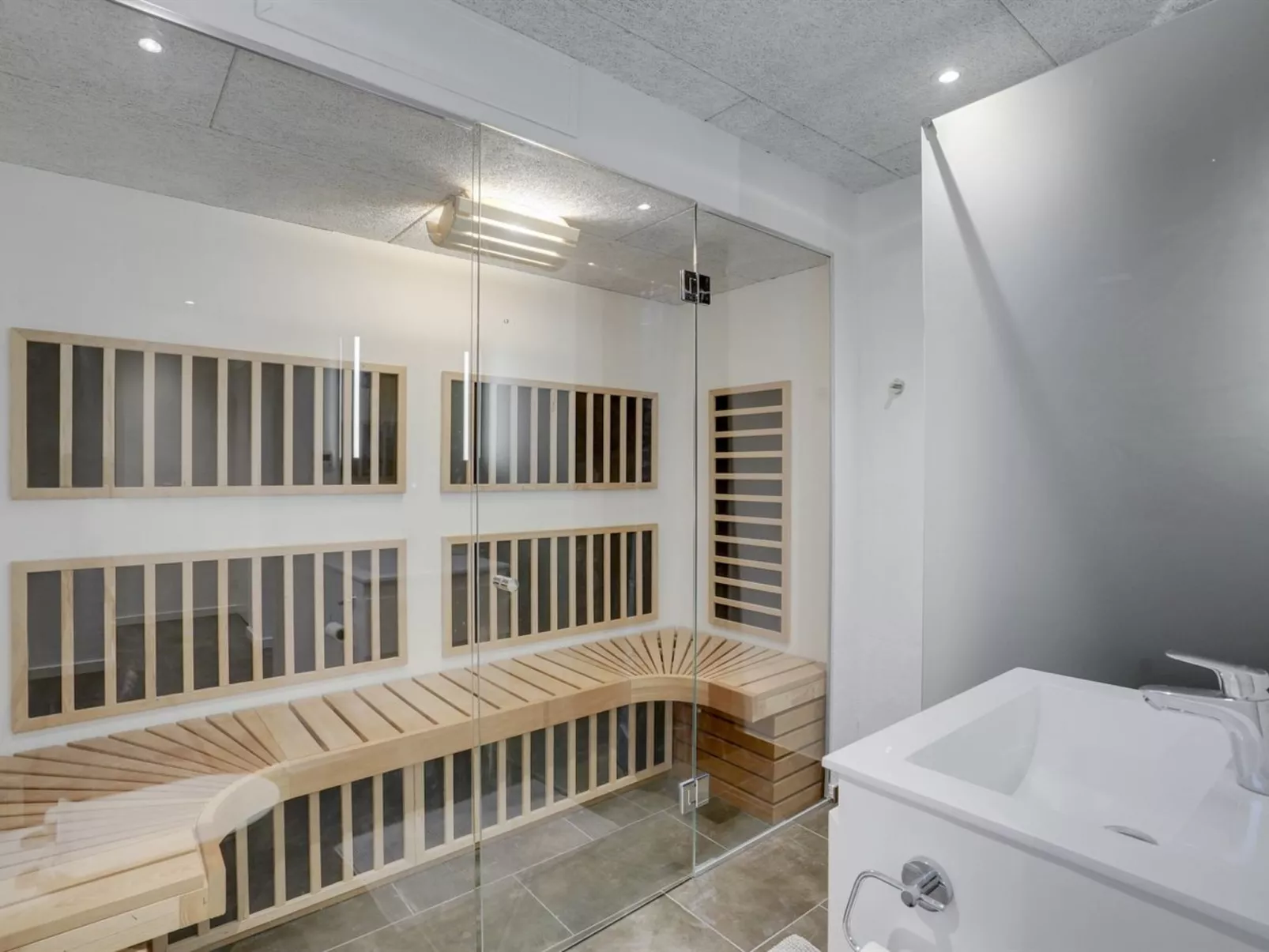 "Christiern" - 4.5km from the sea-Binnen