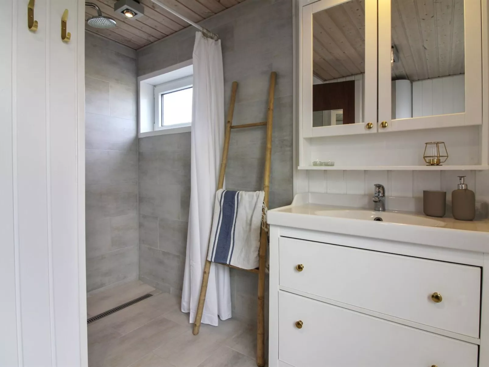 "Jespar" - 300m from the sea-Binnen