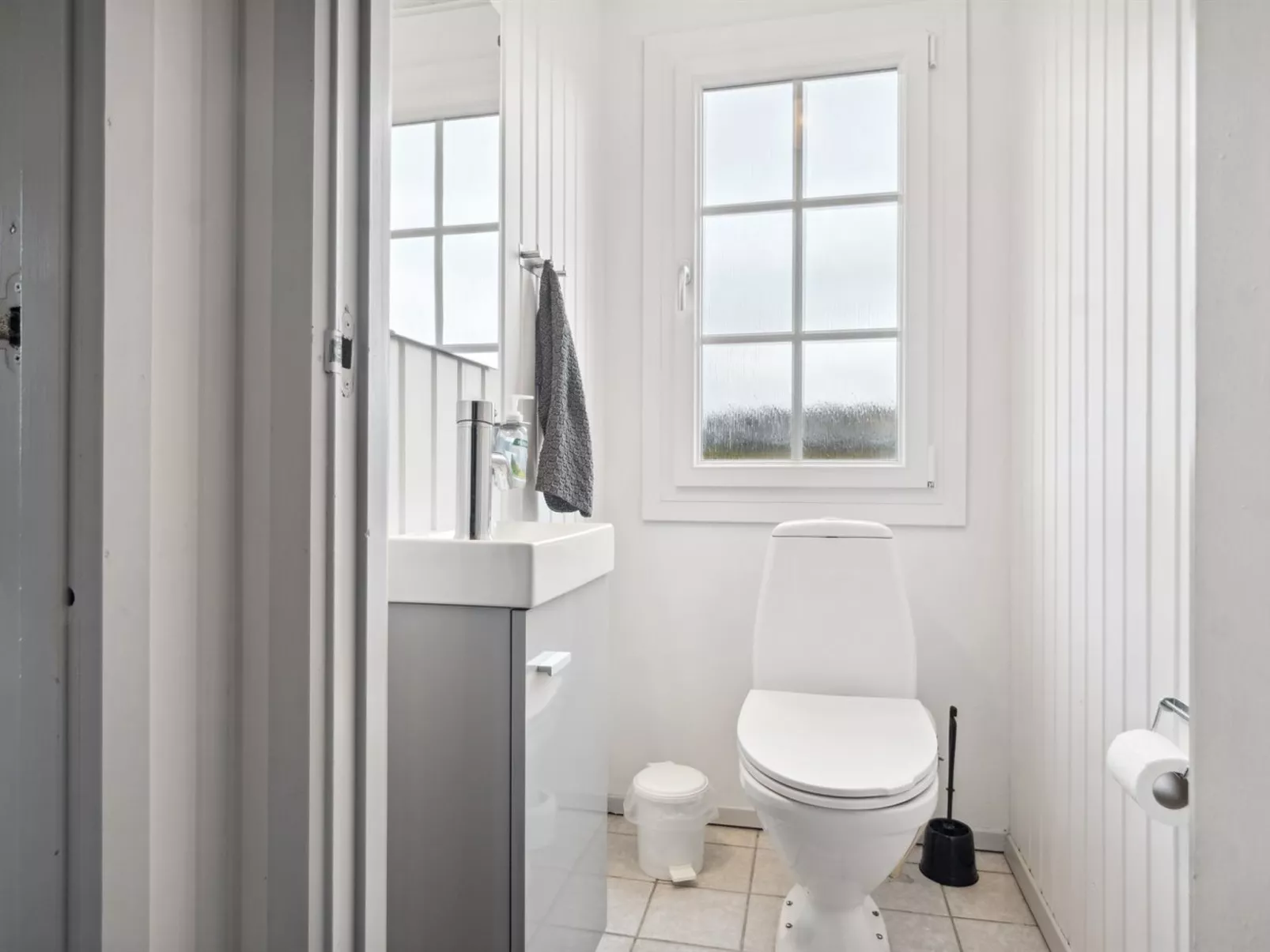 "Haralda" - 300m from the sea-Binnen