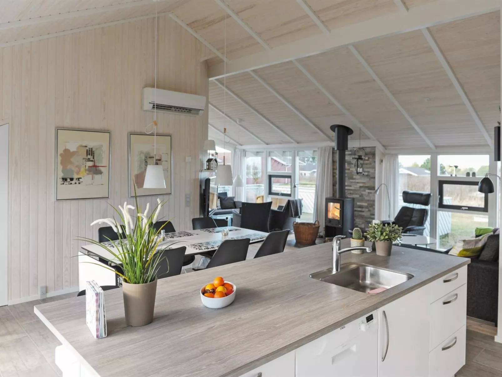 "Mathias" - 625m from the sea-Binnen