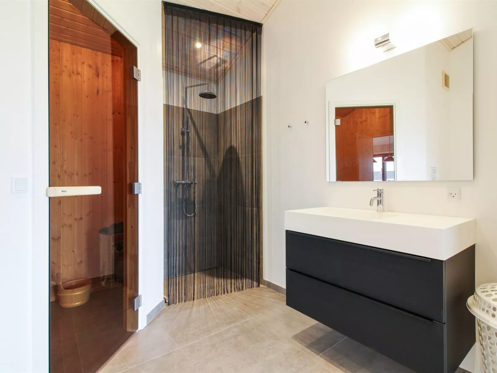 "Fannie" - 250m from the sea-Binnen