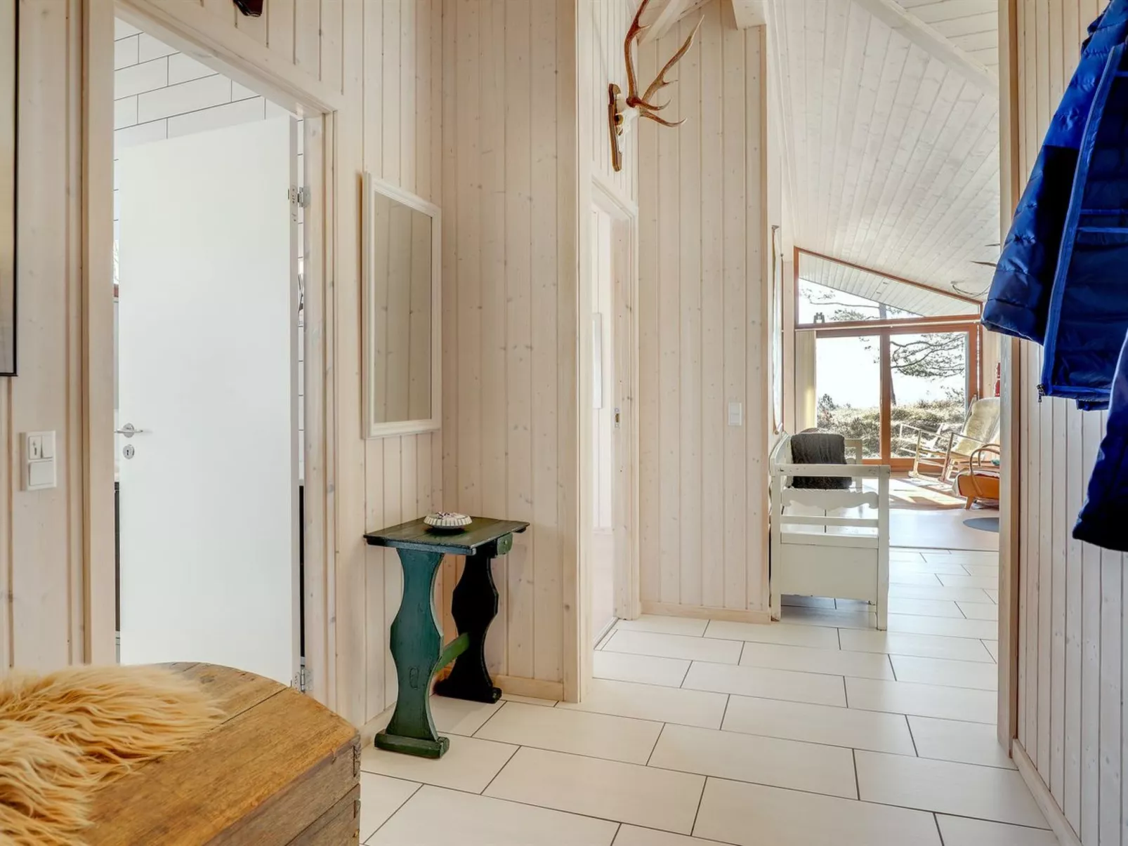 "Unto" - 25m from the sea-Binnen