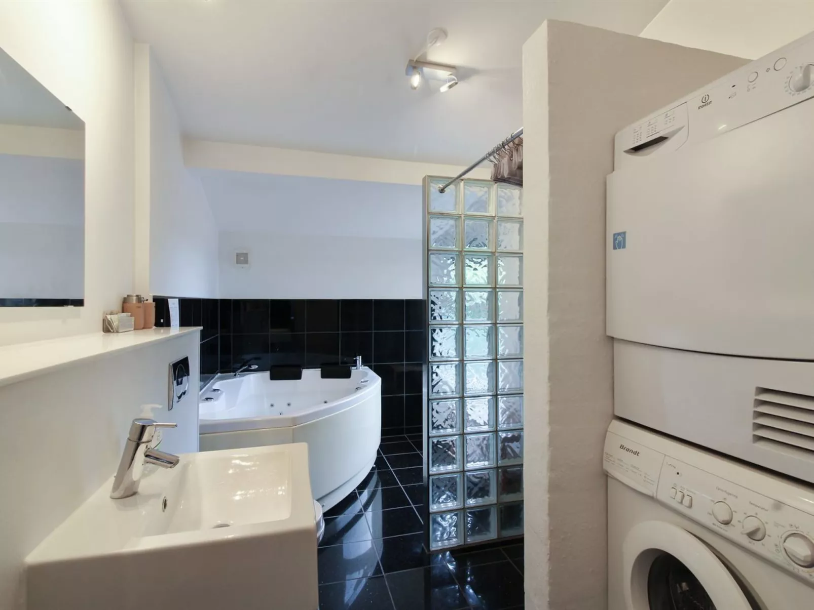 "Nienke" - 700m from the sea-Binnen