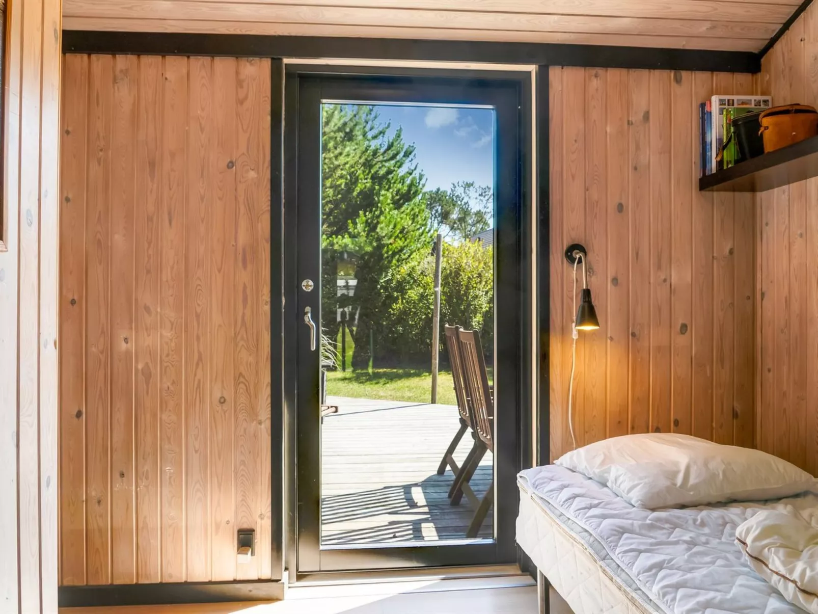 "Litle" - 600m from the sea-Binnen