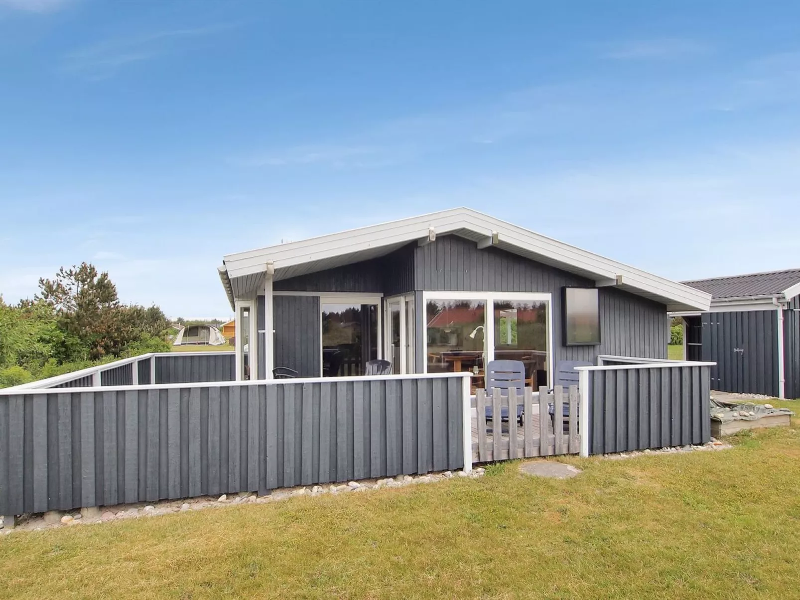 "Maika" - 800m to the fjord-Buiten