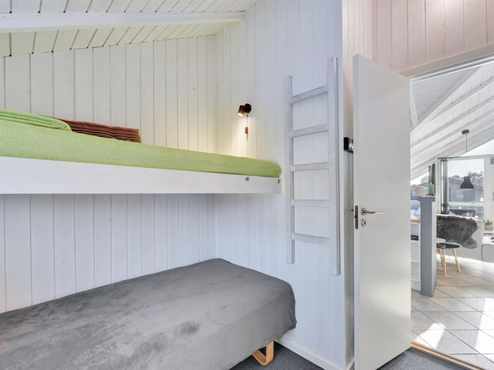 "Cyrill" - 250m to the fjord-Binnen