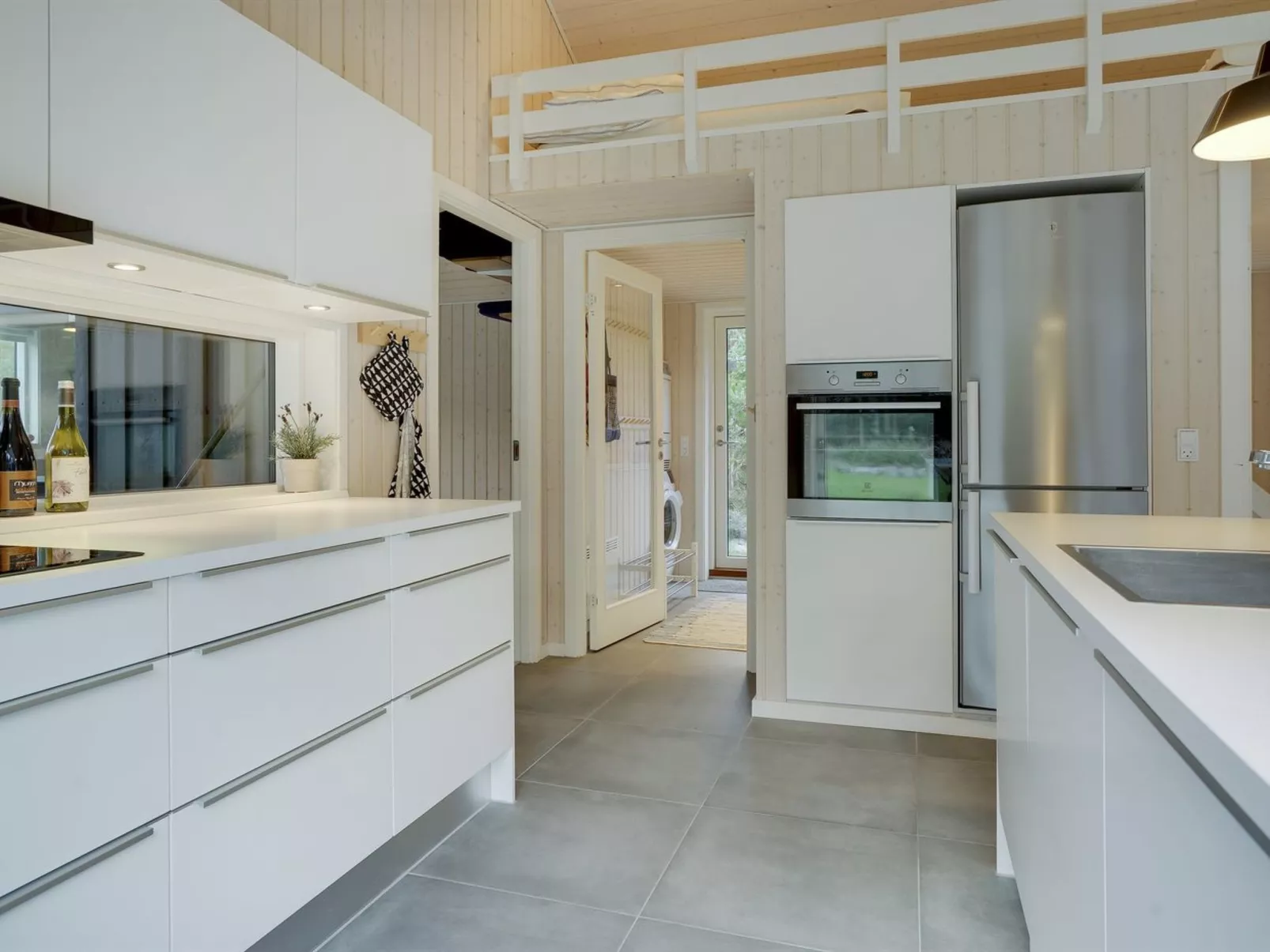 "Cate" - 150m from the sea-Binnen