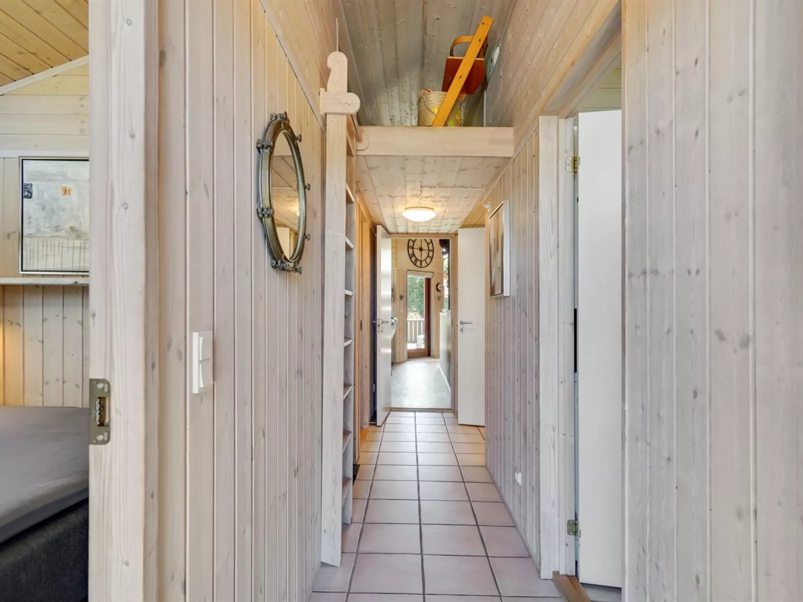 "Ela" - 500m from the sea-Binnen