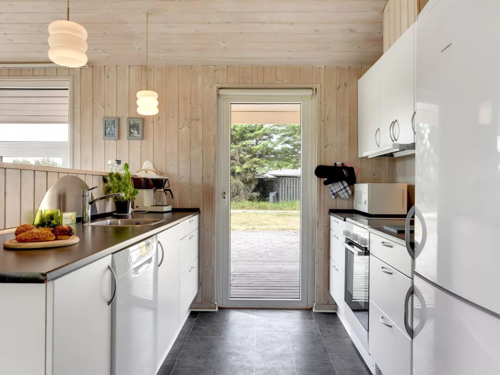 "Annemia" - 200m from the sea-Binnen