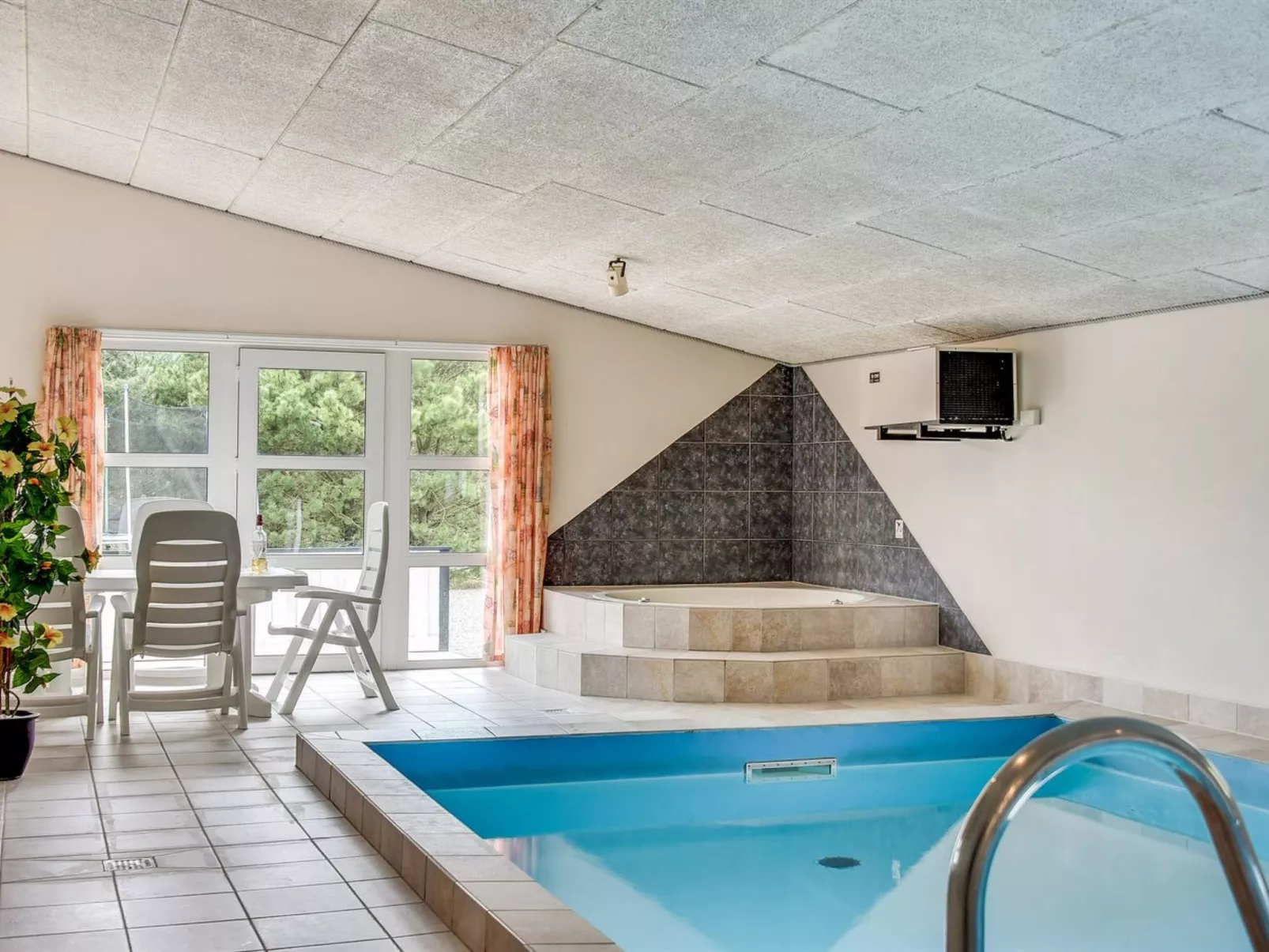 "Tascha" - 1.5km from the sea-Binnen