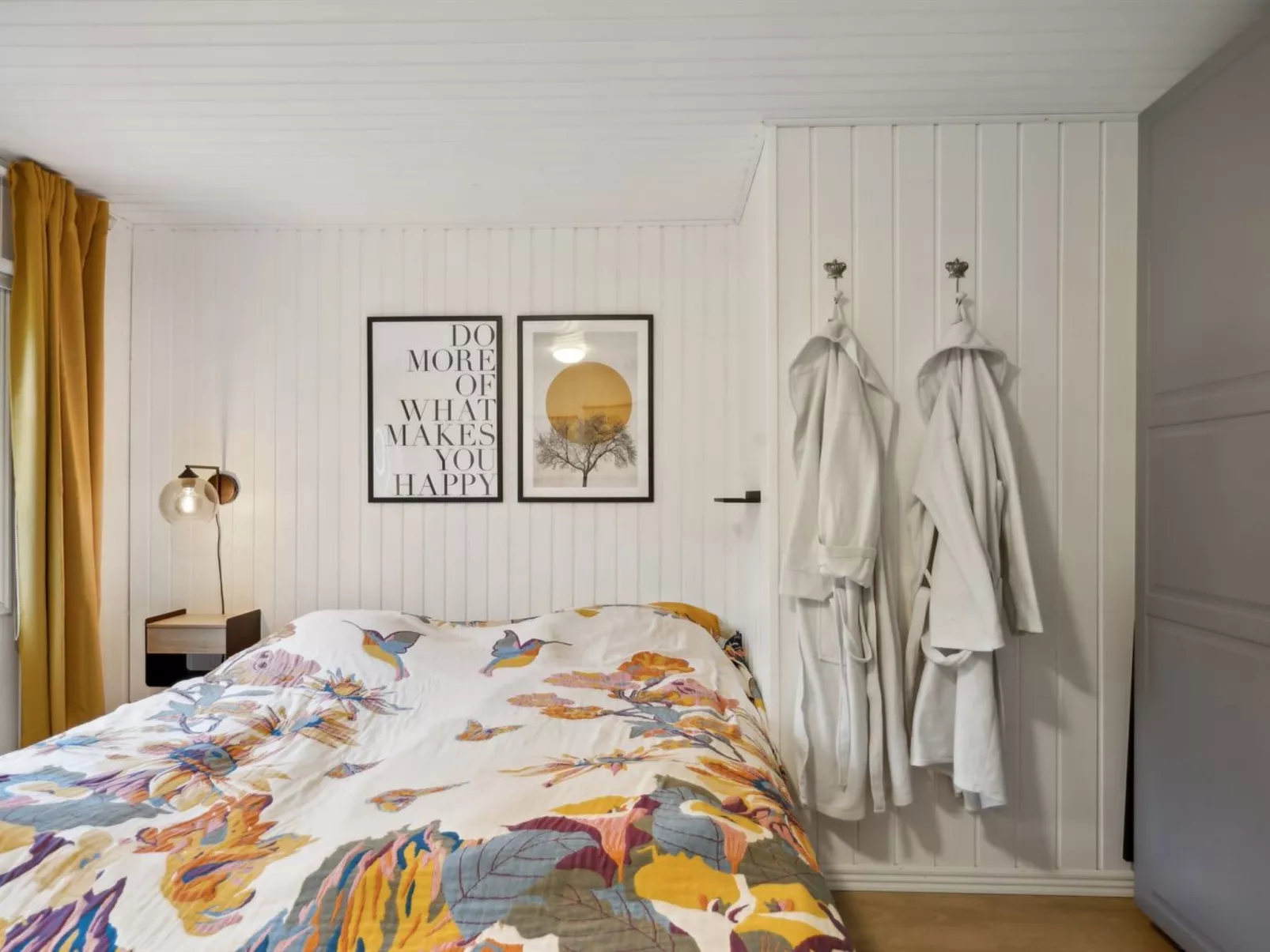 "Astrid" - 875m from the sea-Binnen