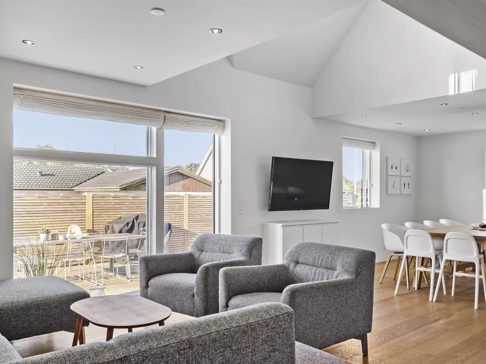 "Atanasij" -  from the sea-Binnen