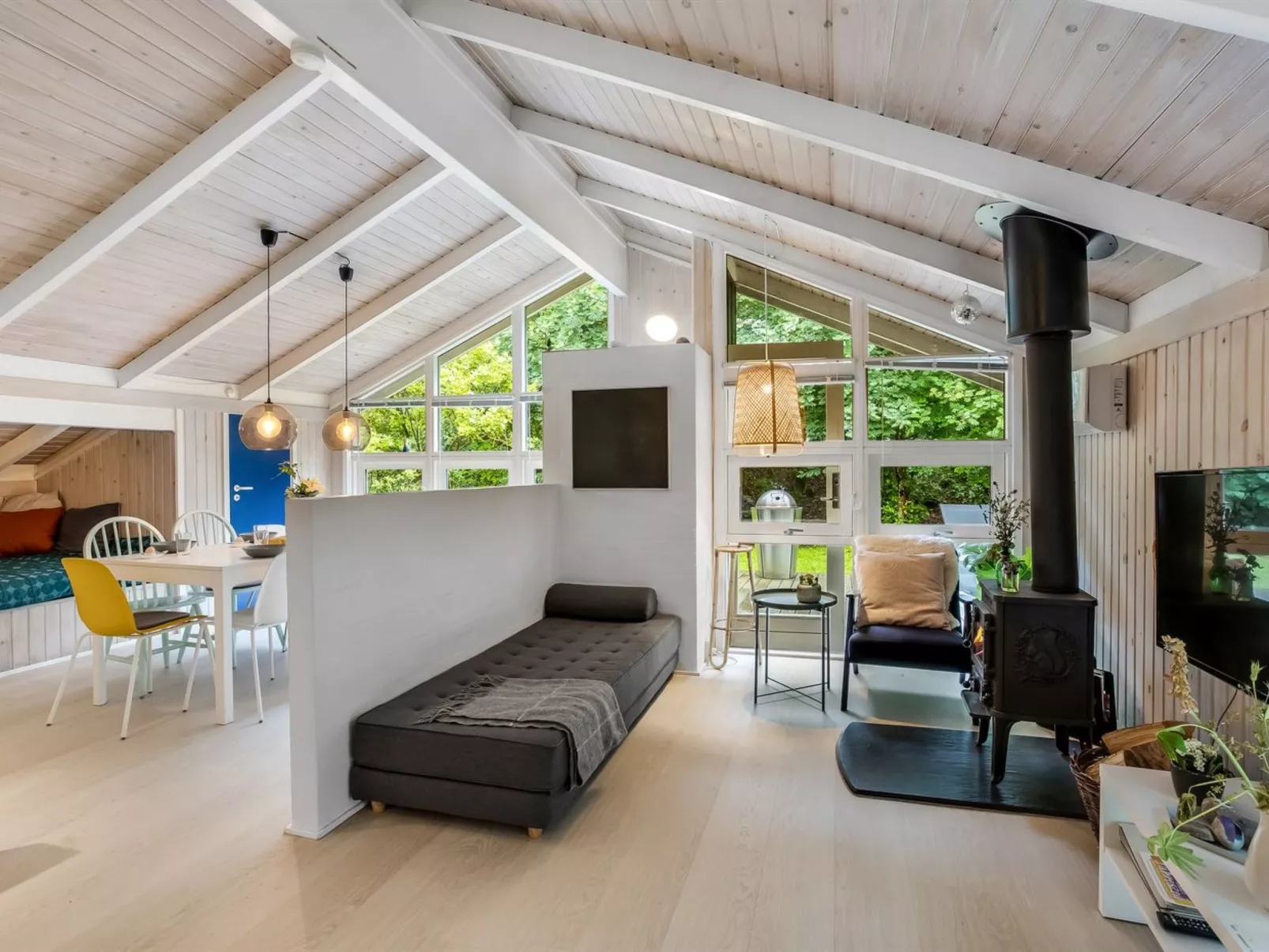 "Lovis" - 600m from the sea-Binnen