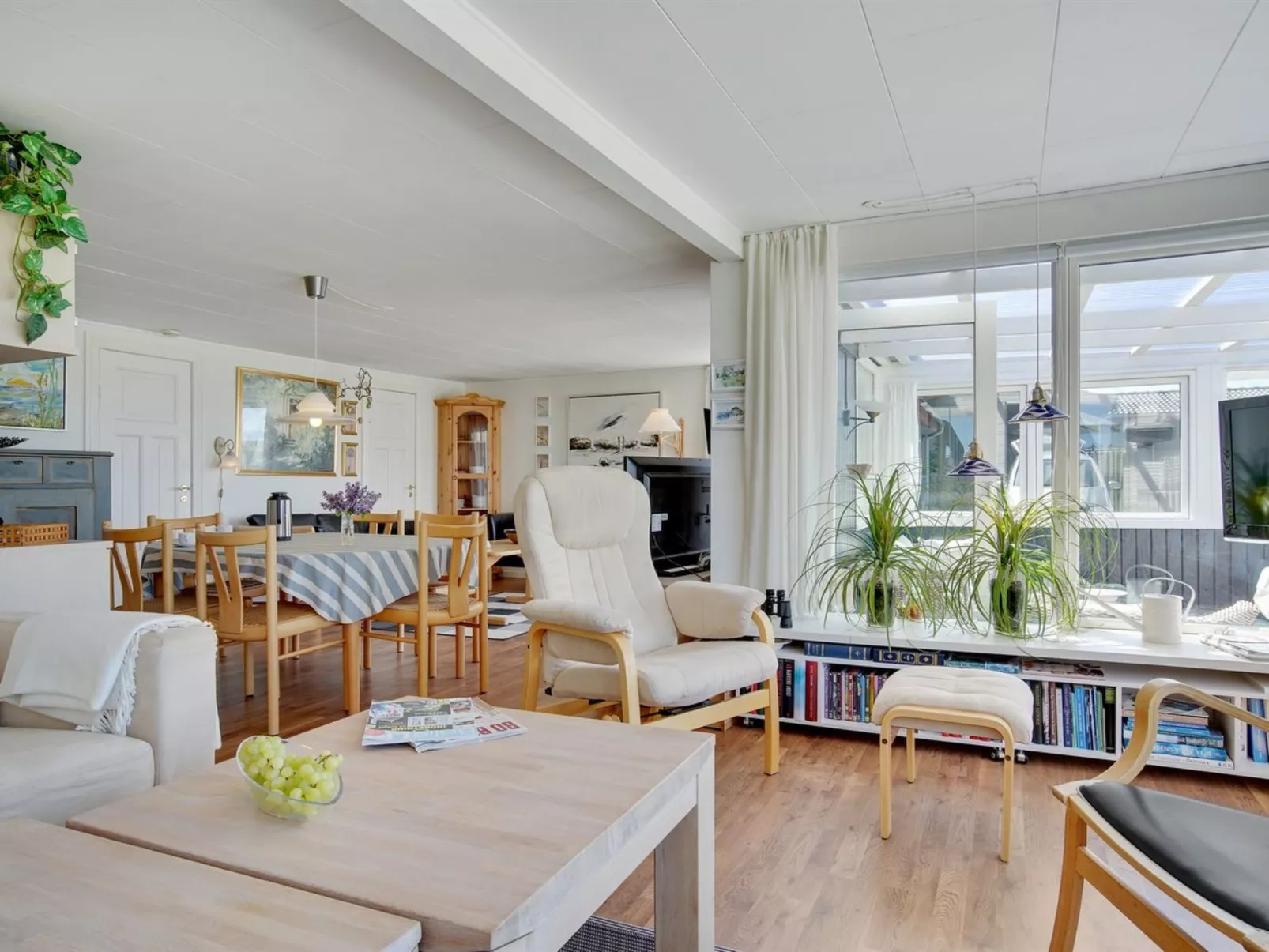 "Ecaterina" - 100m from the sea-Binnen