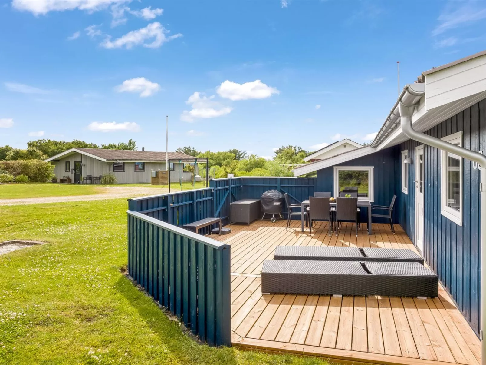 "Titta" - 150m to the fjord-Buiten