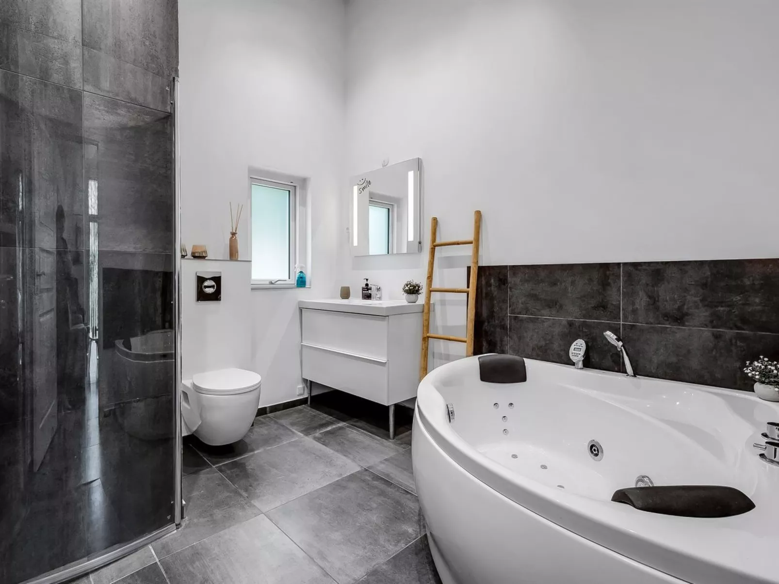 "Sunja" - 450m from the sea-Binnen