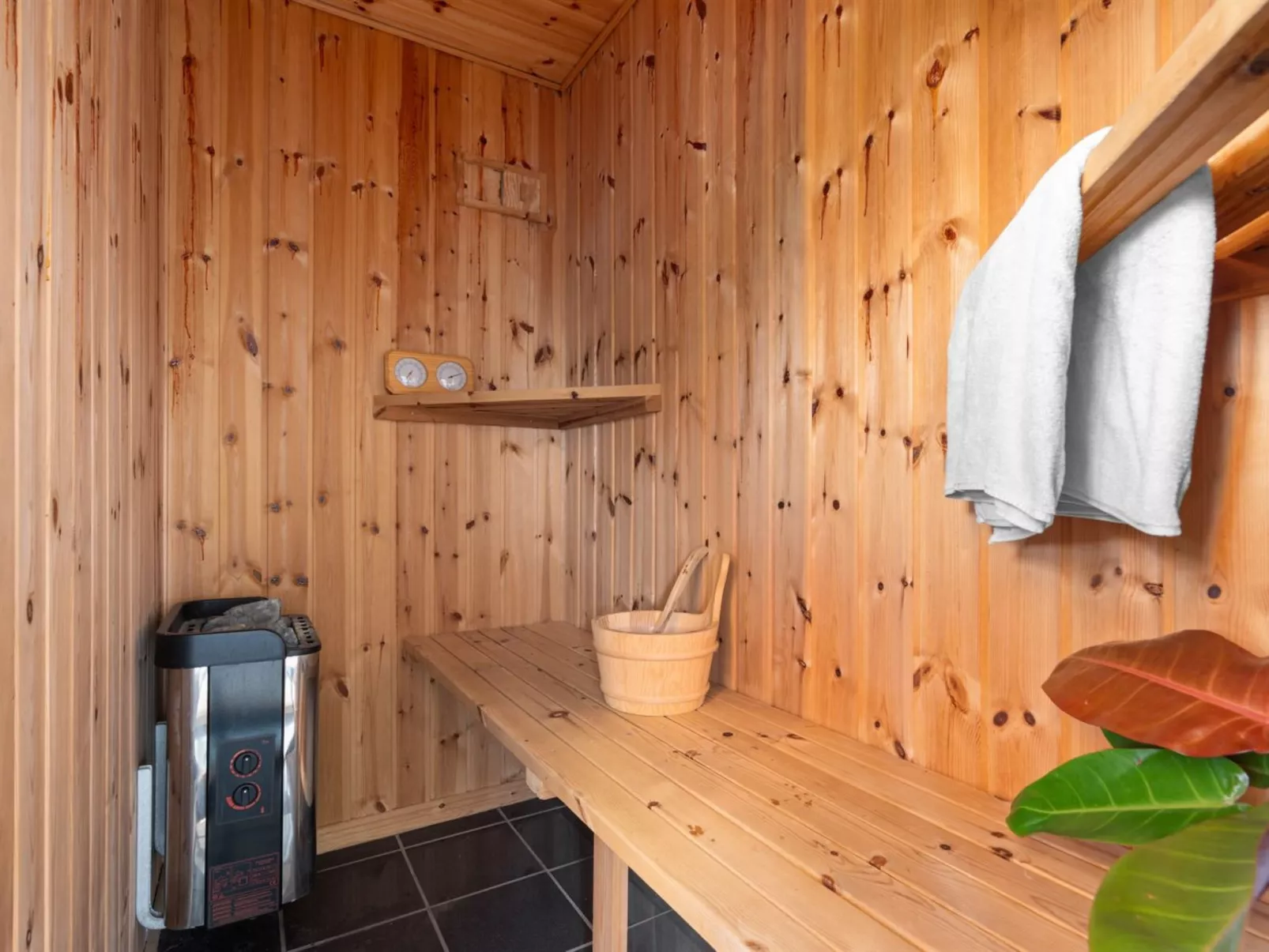 "Taio" - 500m from the sea-Binnen