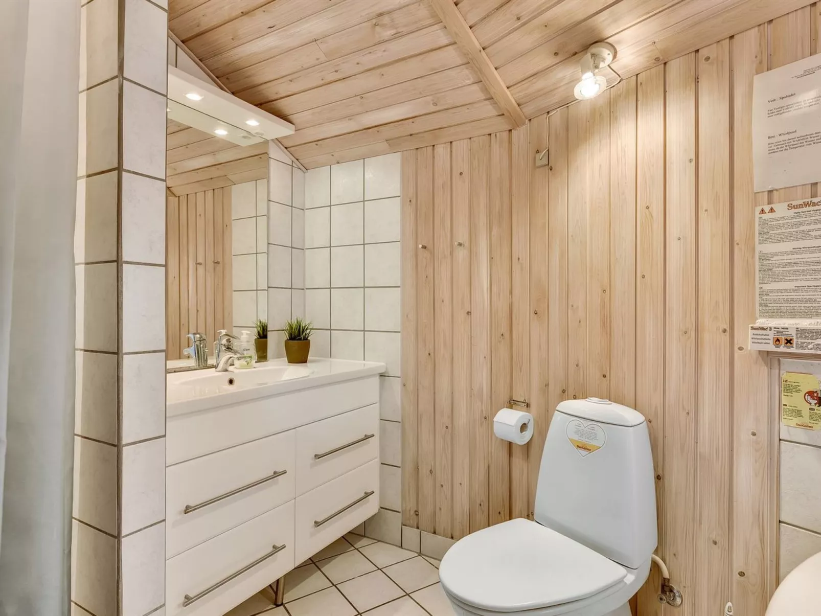 "Hjalmar" - 400m from the sea-Binnen