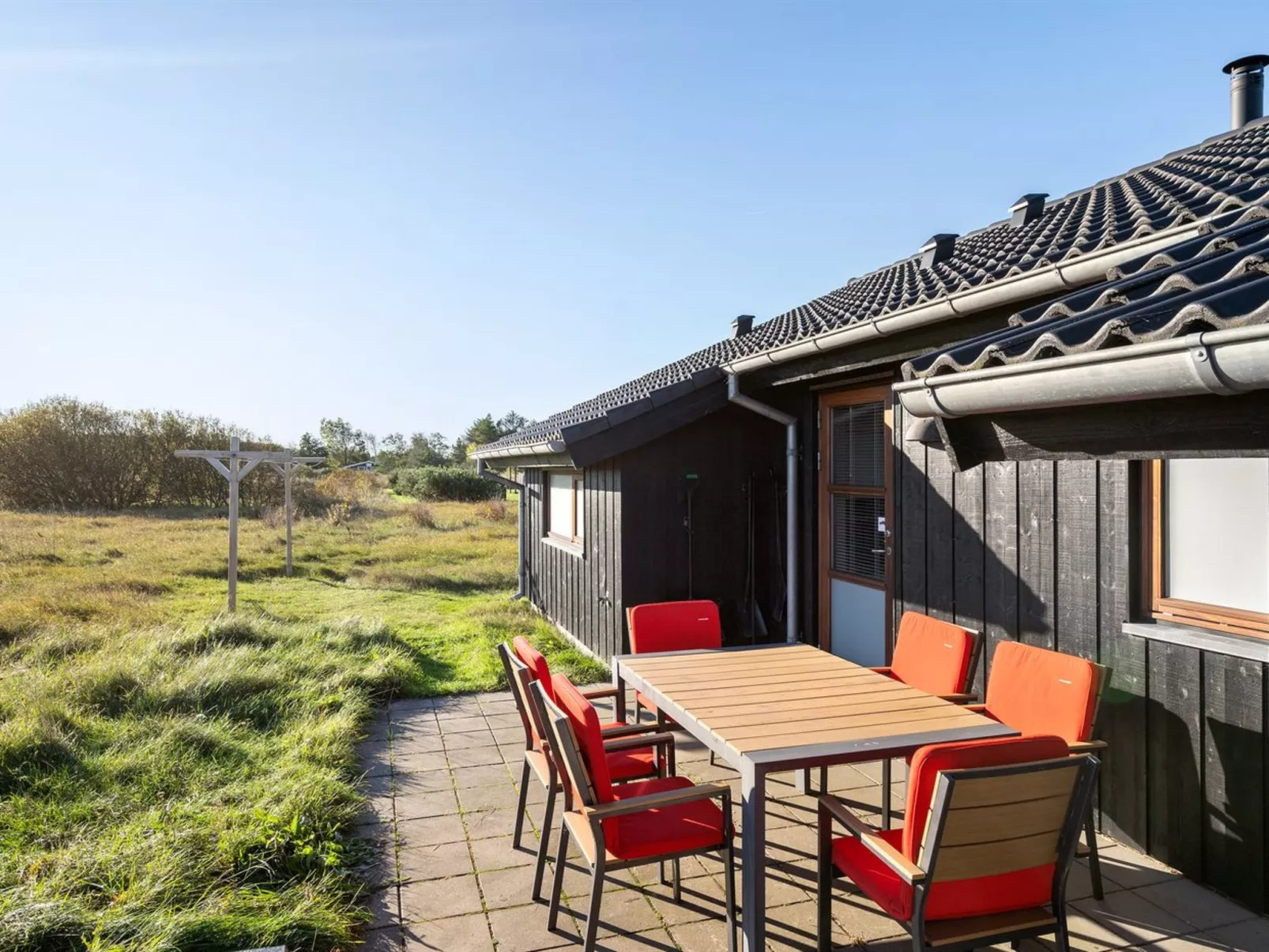 "Finna" - 1km from the sea-Buiten